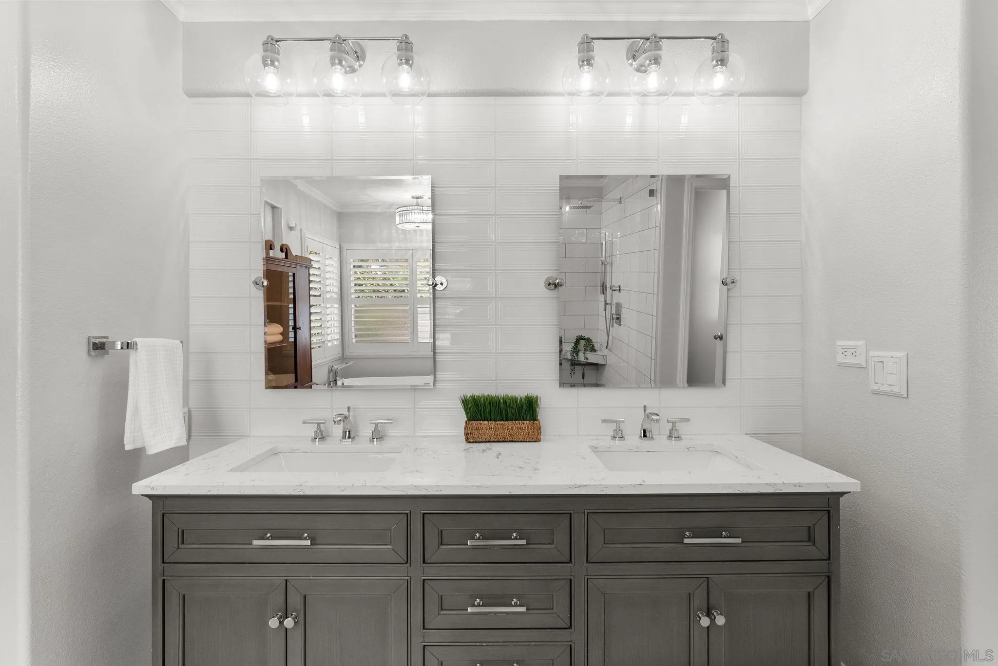 https://cdn.realtyfeed.com/cdn/127/260019246/f4518bc45222cfb449fd9b3b3ecaf929.webp