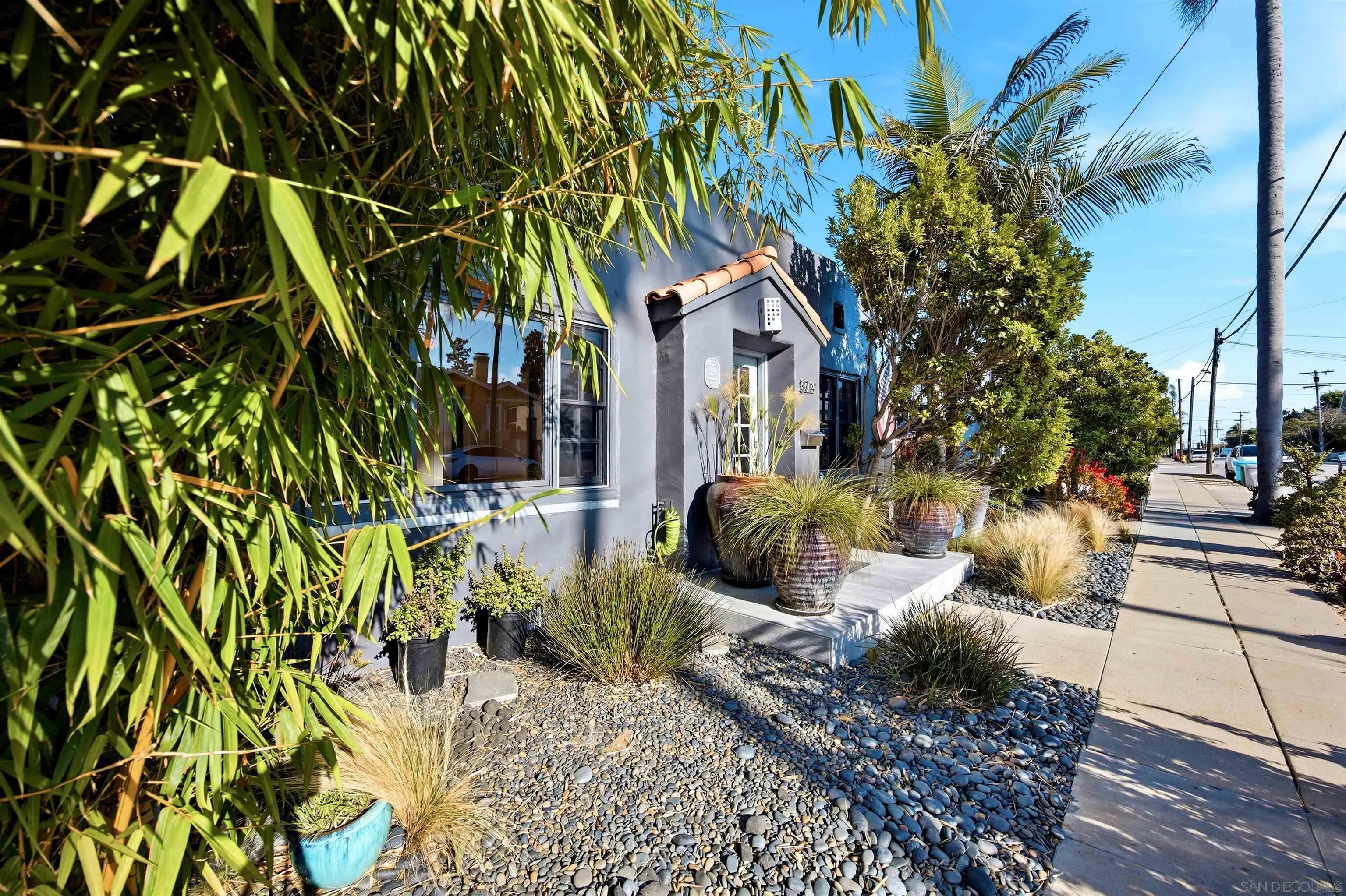 https://cdn.realtyfeed.com/cdn/127/260019247/2383957025eb245228107ada054fa018.webp
