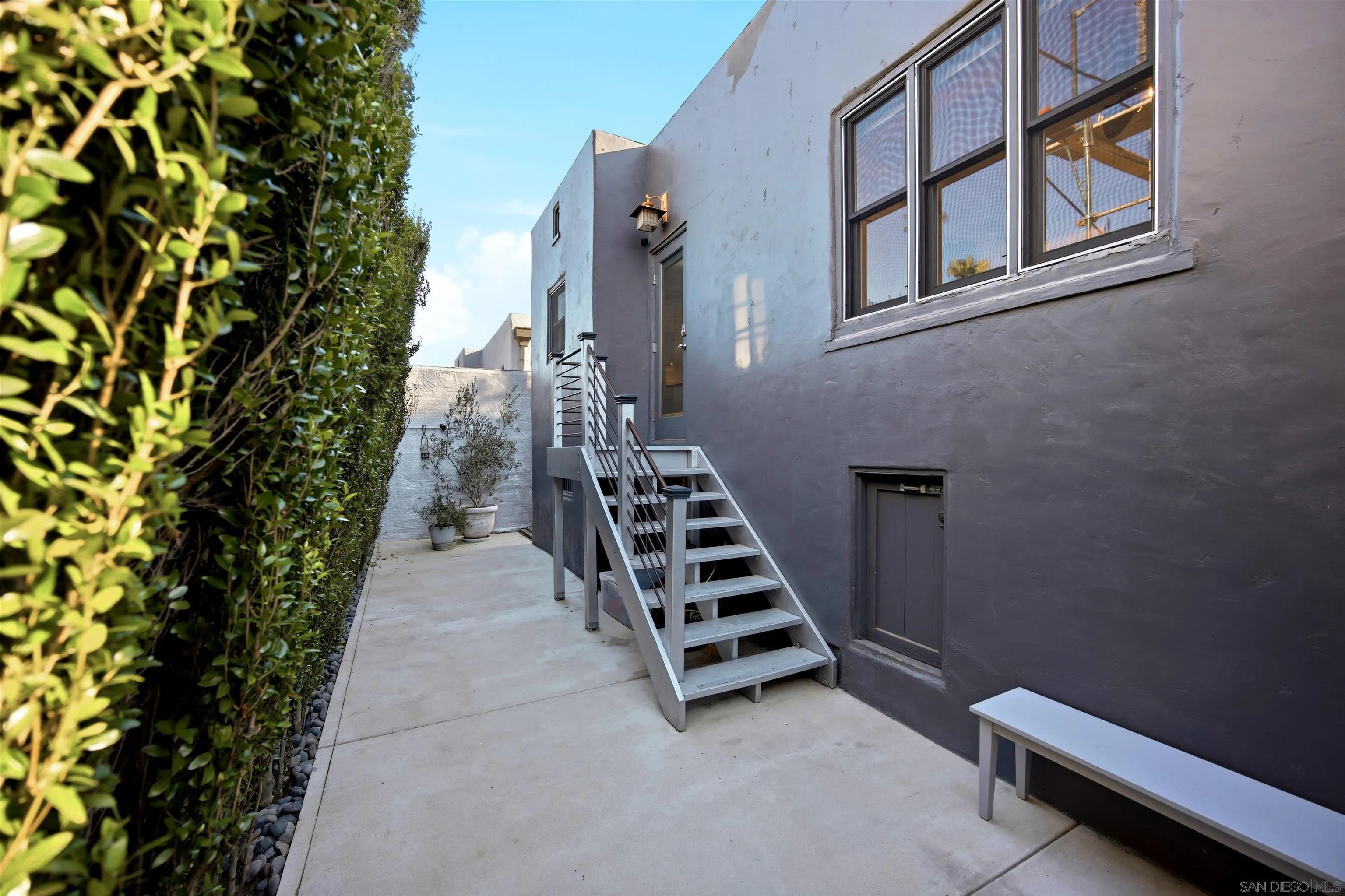 https://cdn.realtyfeed.com/cdn/127/260019247/2b745f1a88e39d23313bfec815d59d9f.webp