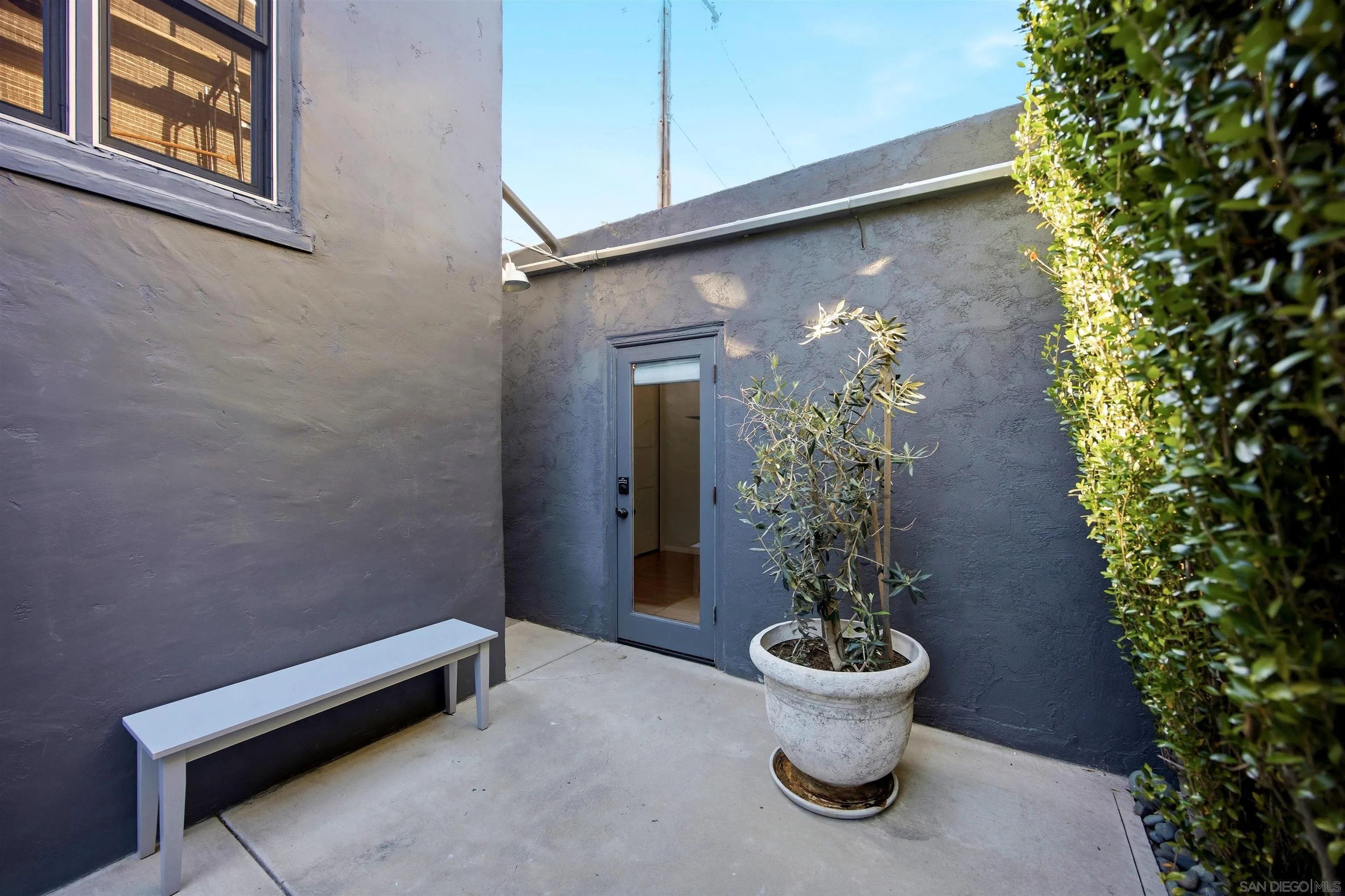 https://cdn.realtyfeed.com/cdn/127/260019247/6ea4154a2d31baa9b8a6c722c2b6b35a.webp