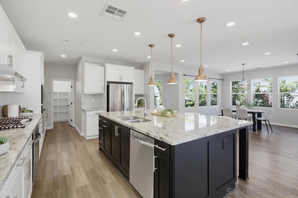 https://cdn.realtyfeed.com/cdn/127/260019249/56bfe2cc08a6a623764bd3c43c04ba70.webp