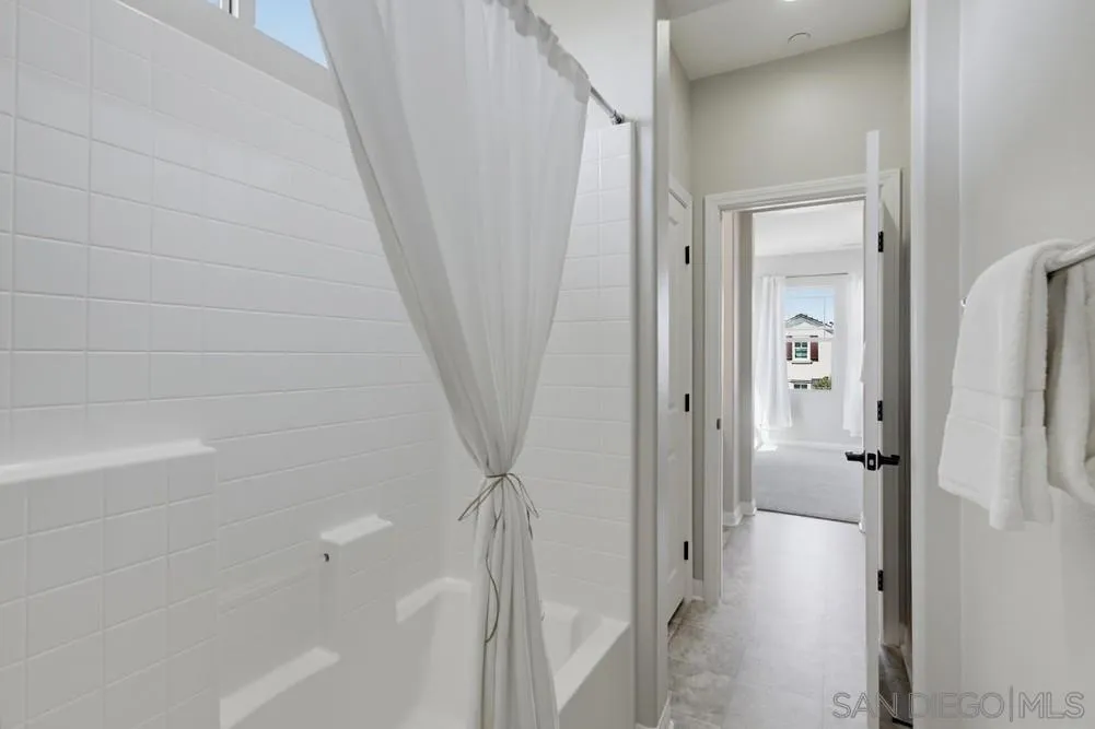https://cdn.realtyfeed.com/cdn/127/260019249/6b772bfe92e00a31f873702244696092.webp