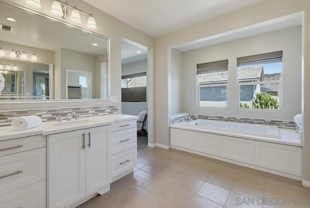https://cdn.realtyfeed.com/cdn/127/260019249/78229e45af1bc6a27f282fa9a59da78e.webp