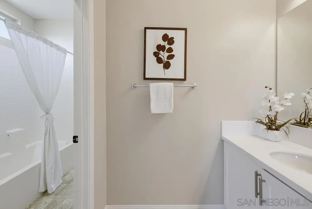 https://cdn.realtyfeed.com/cdn/127/260019249/aacd4d612e864a86274bf083ccd1f5b4.webp