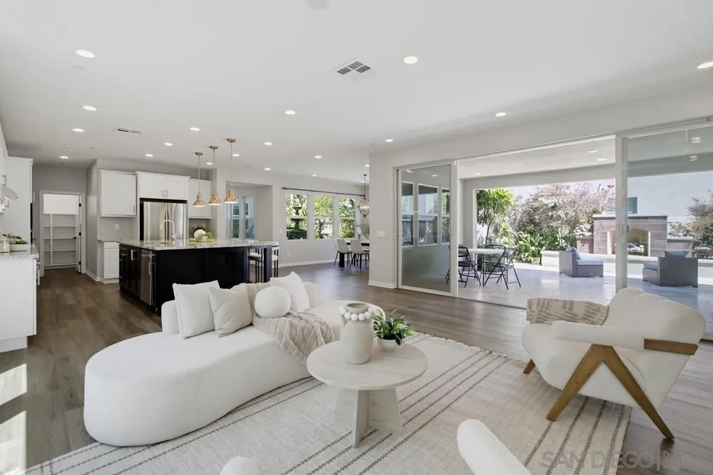 https://cdn.realtyfeed.com/cdn/127/260019249/e78f1582bed19b24acddb2bc159878e0.webp