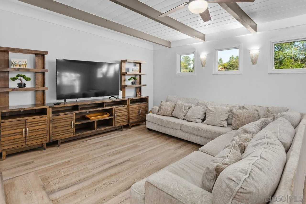 https://cdn.realtyfeed.com/cdn/127/260019250/5bbda5dbaa9cfb1e8f946de7fda57415.webp