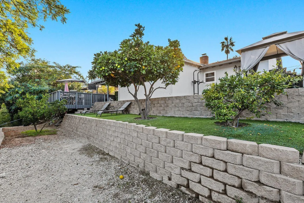 https://cdn.realtyfeed.com/cdn/127/260019250/7bbf0e58bbb7c8a59fe887e67bc0020a.webp