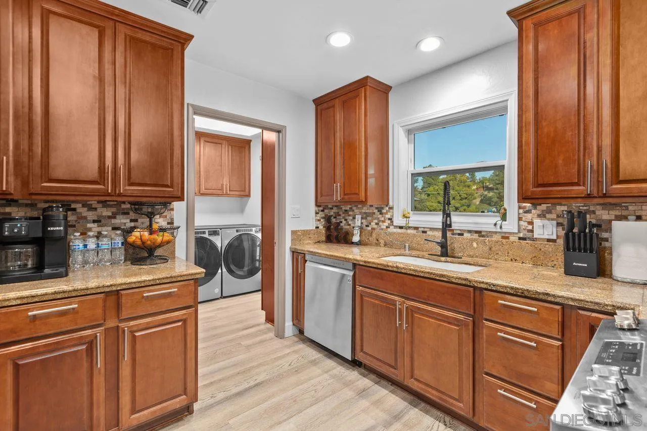 https://cdn.realtyfeed.com/cdn/127/260019250/867d934dc34729c2a793fb276c508951.webp
