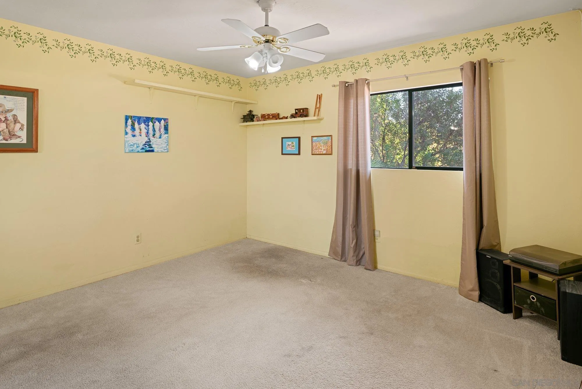 https://cdn.realtyfeed.com/cdn/127/260019256/1d877ac15e172bf7e42426edad2ff353.webp