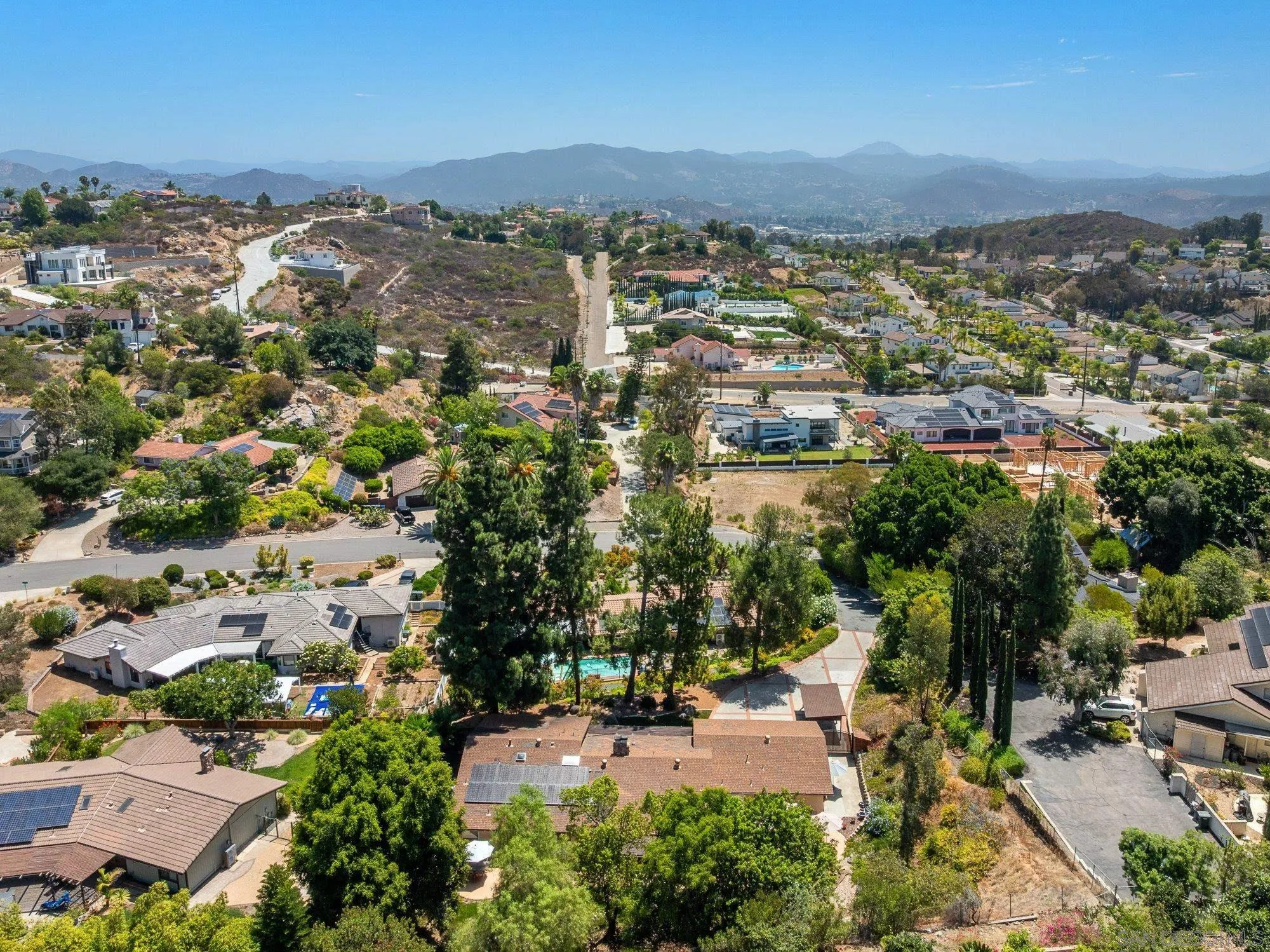 https://cdn.realtyfeed.com/cdn/127/260019256/34e7f112d44a58524f8ca473cc73c83e.webp