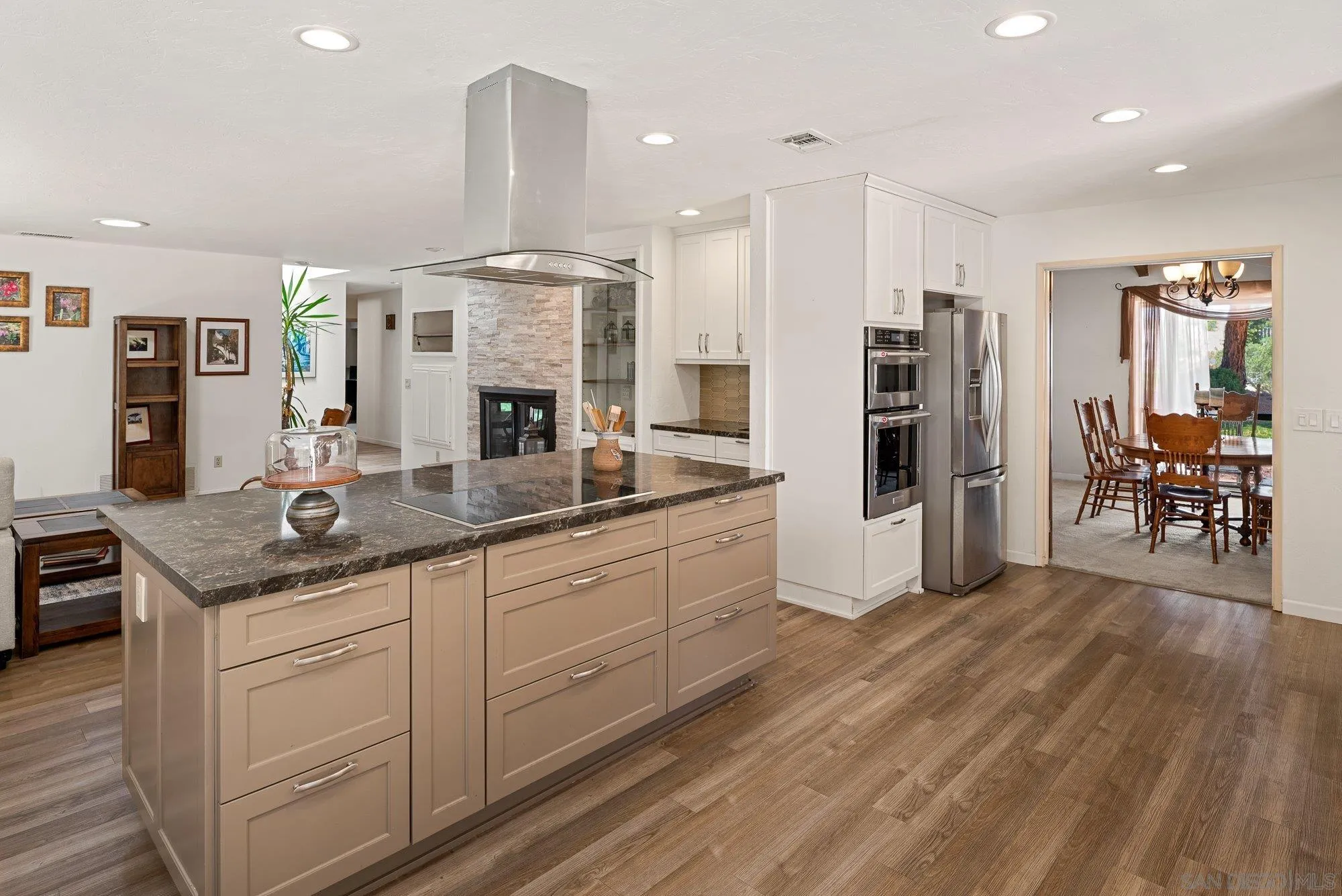 https://cdn.realtyfeed.com/cdn/127/260019256/36feb4ba3722307c042664c17e1163a3.webp