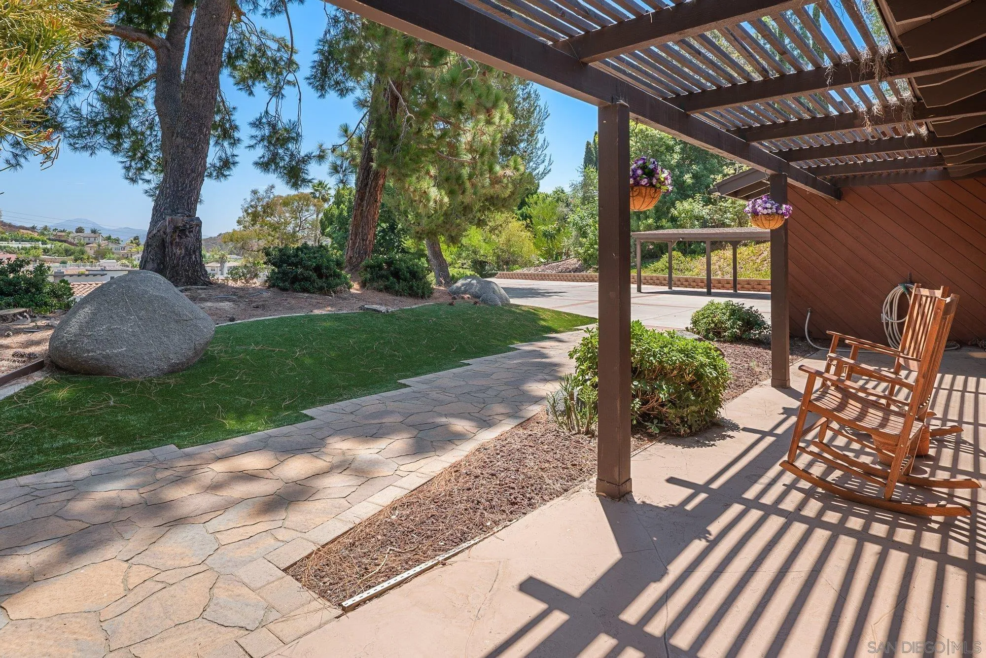 https://cdn.realtyfeed.com/cdn/127/260019256/39c69fb021cd8f9d0251dd0d648f34ee.webp