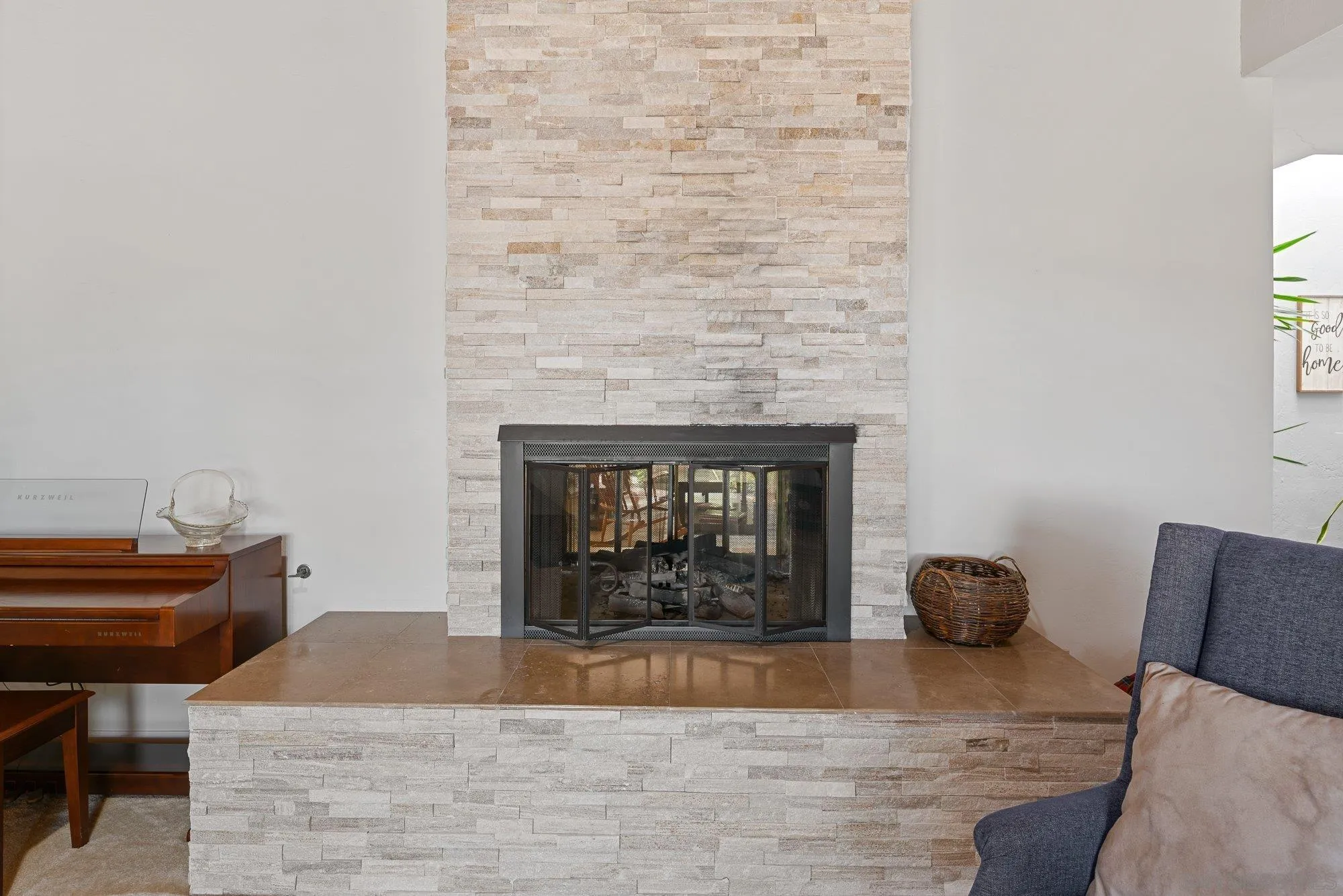 https://cdn.realtyfeed.com/cdn/127/260019256/74a48086b4027f09581a0543947a7b0d.webp