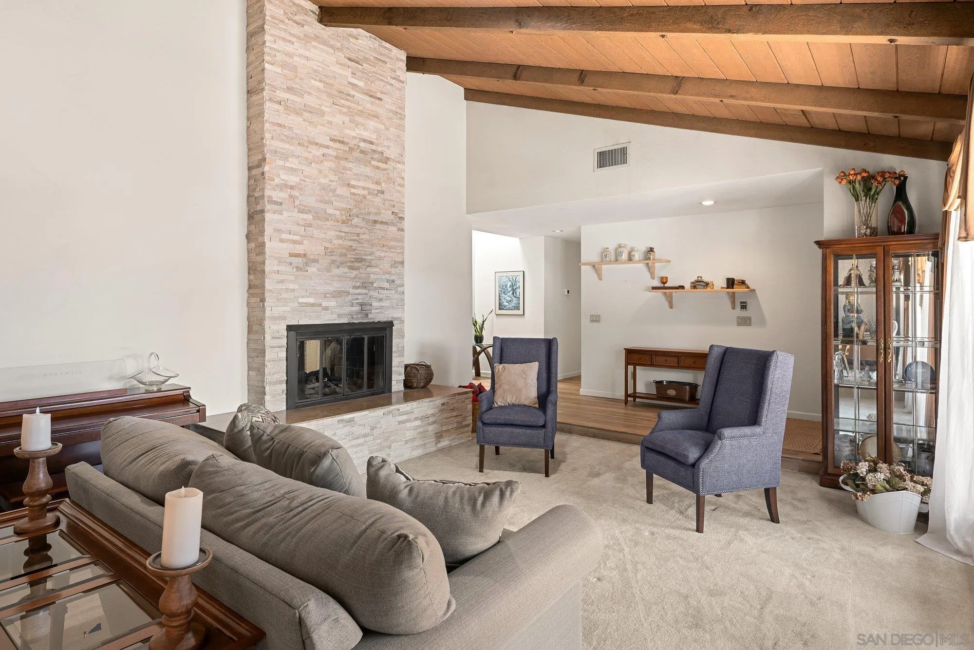https://cdn.realtyfeed.com/cdn/127/260019256/753d277728e4194d5de932e1e814ec73.webp