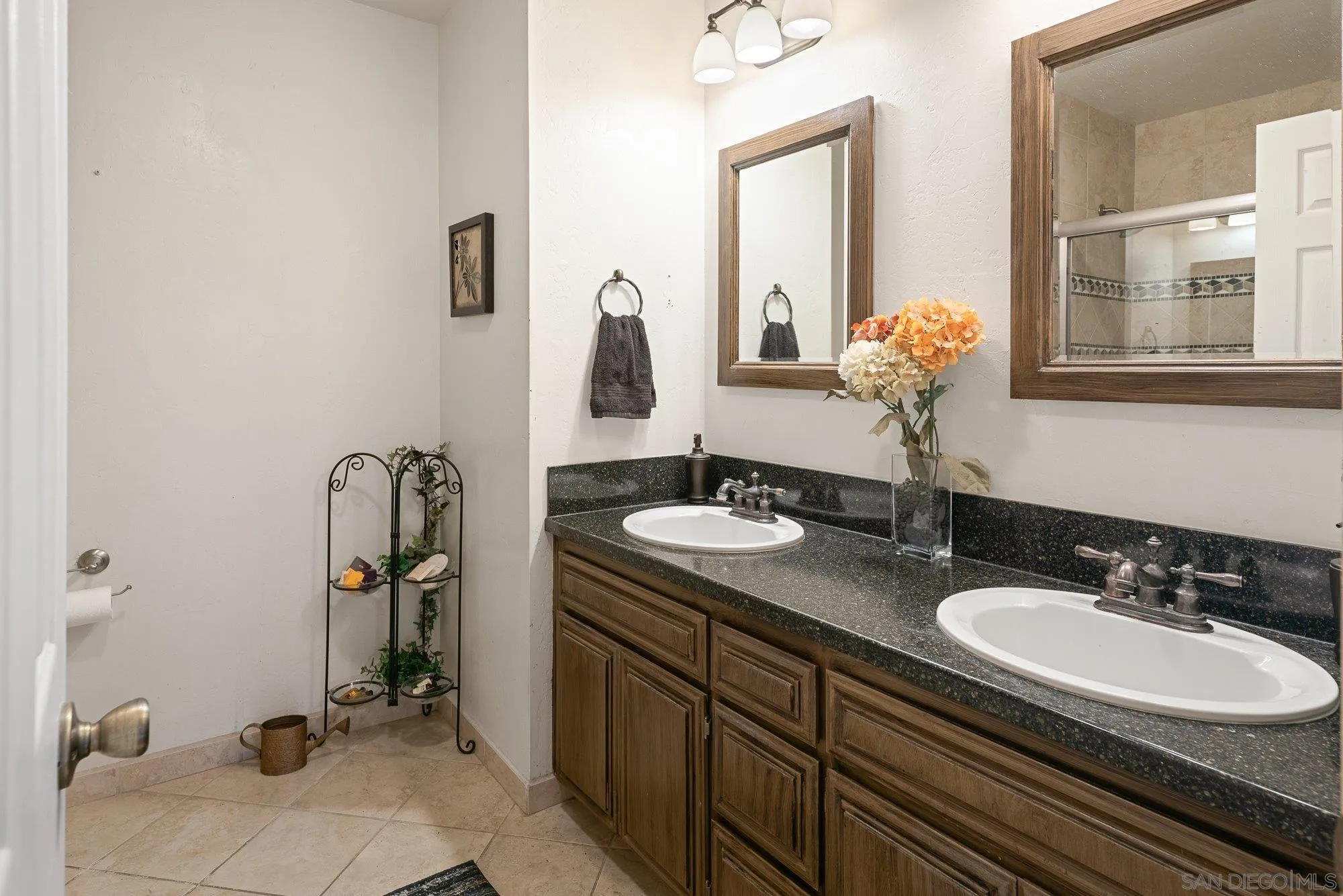 https://cdn.realtyfeed.com/cdn/127/260019256/7ba9384c095654c1ed401ba56e313581.webp