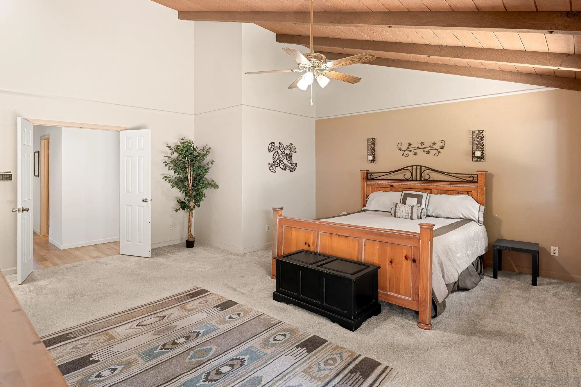 https://cdn.realtyfeed.com/cdn/127/260019256/ca09fbd653774d8e590d30a55981c24c.webp