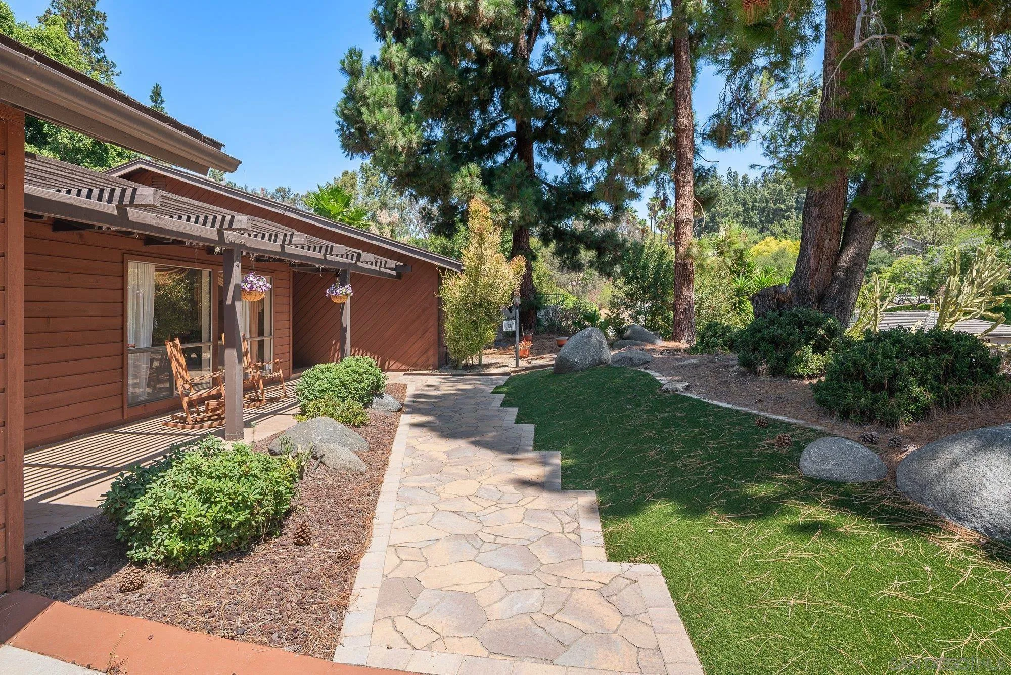 https://cdn.realtyfeed.com/cdn/127/260019256/cedaae64922275a9aa813b1add690d30.webp