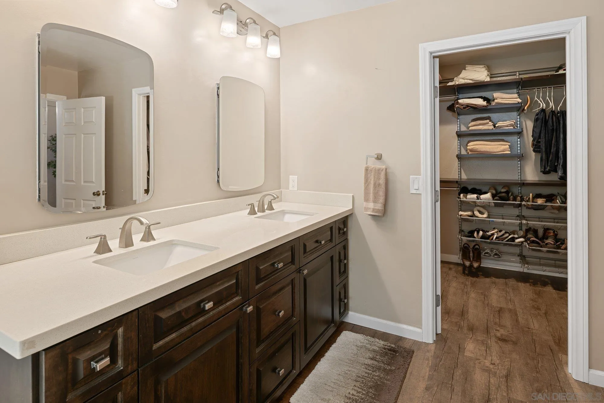 https://cdn.realtyfeed.com/cdn/127/260019256/f2b1feb7f6266e93d2e5e35db3f65490.webp