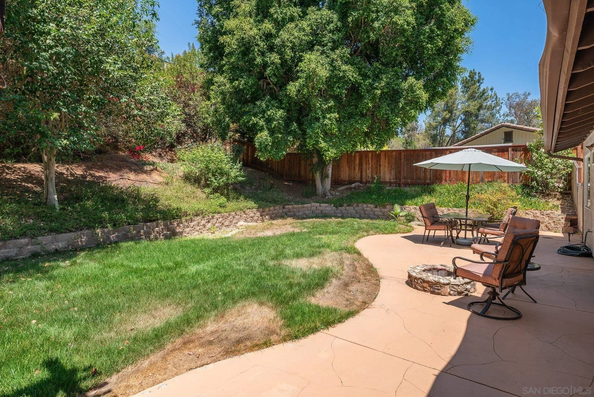 https://cdn.realtyfeed.com/cdn/127/260019256/fb63b6c16fa8d46fbf915e5e7c62ca03.webp