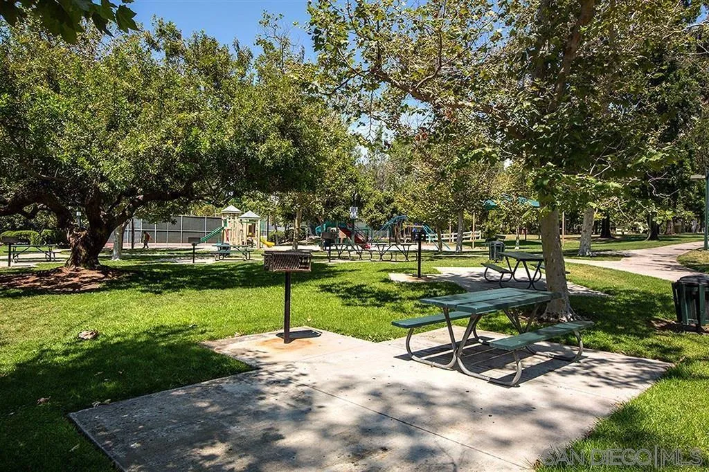 https://cdn.realtyfeed.com/cdn/127/260019257/14c3adaddae80bd0f938aed02282e4d0.webp