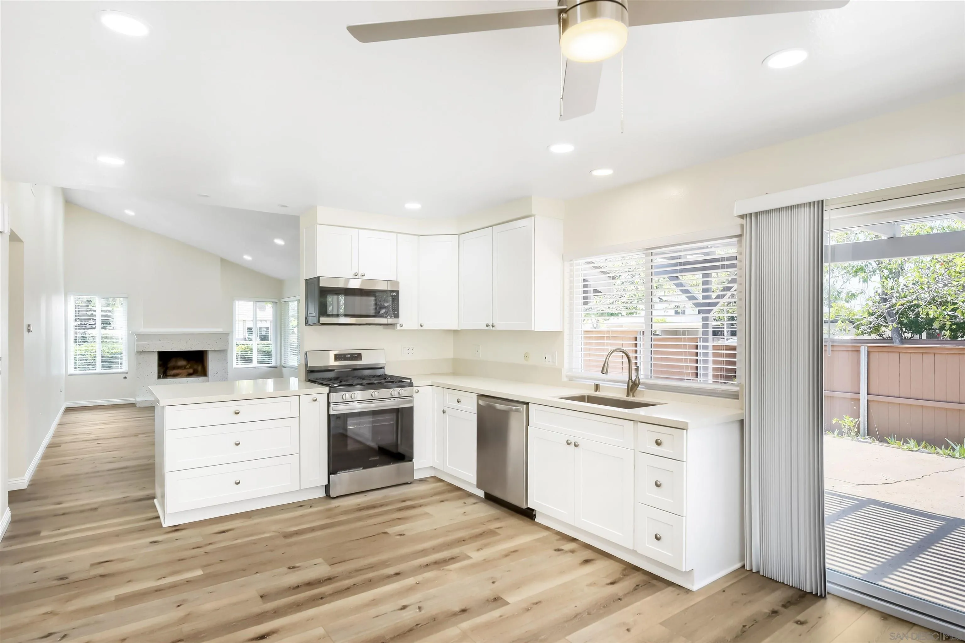 https://cdn.realtyfeed.com/cdn/127/260019257/176da0761bb8d4aa6dc3f59d7719bf2d.webp