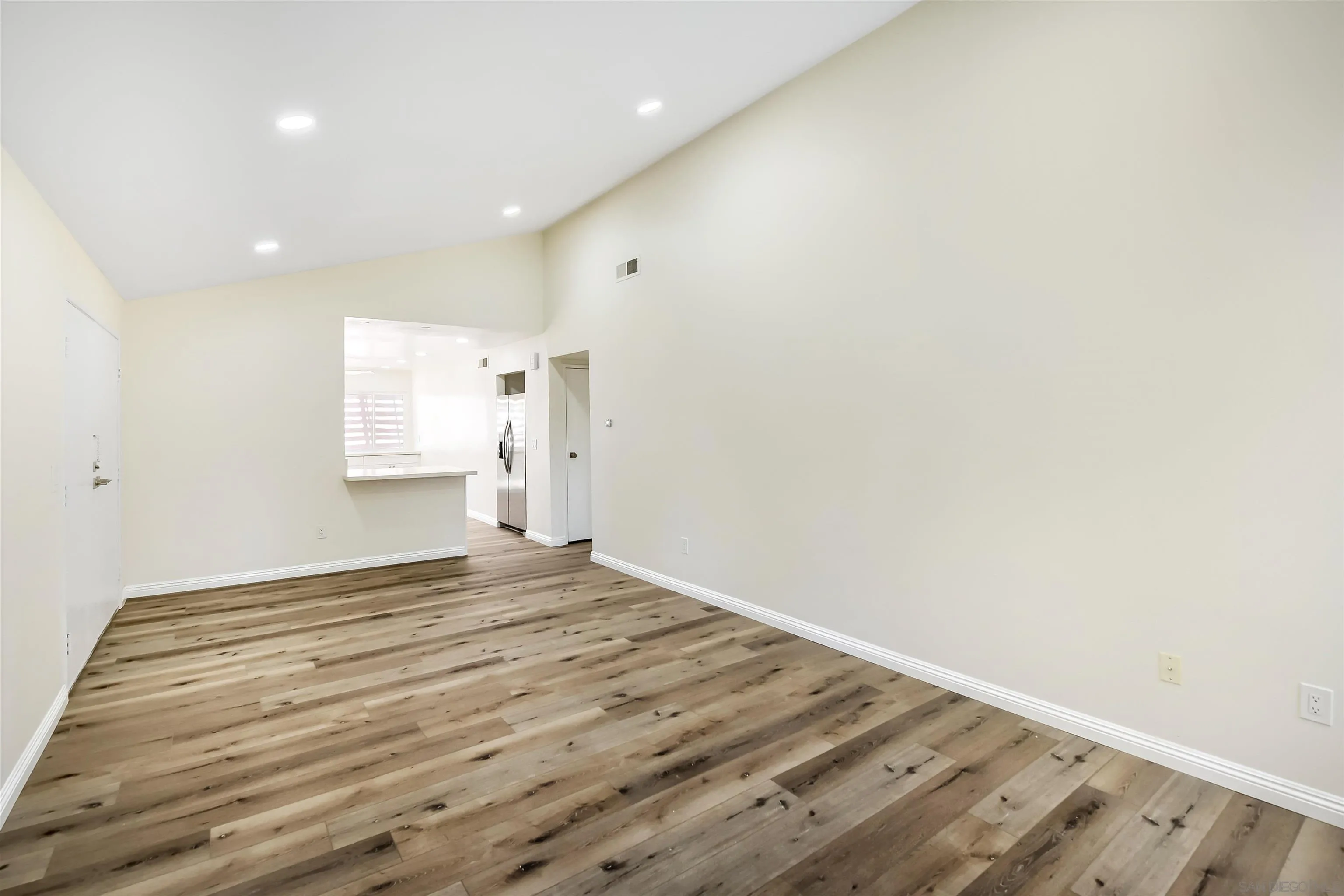 https://cdn.realtyfeed.com/cdn/127/260019257/2113c287befb3f7c704a1684e86753b0.webp