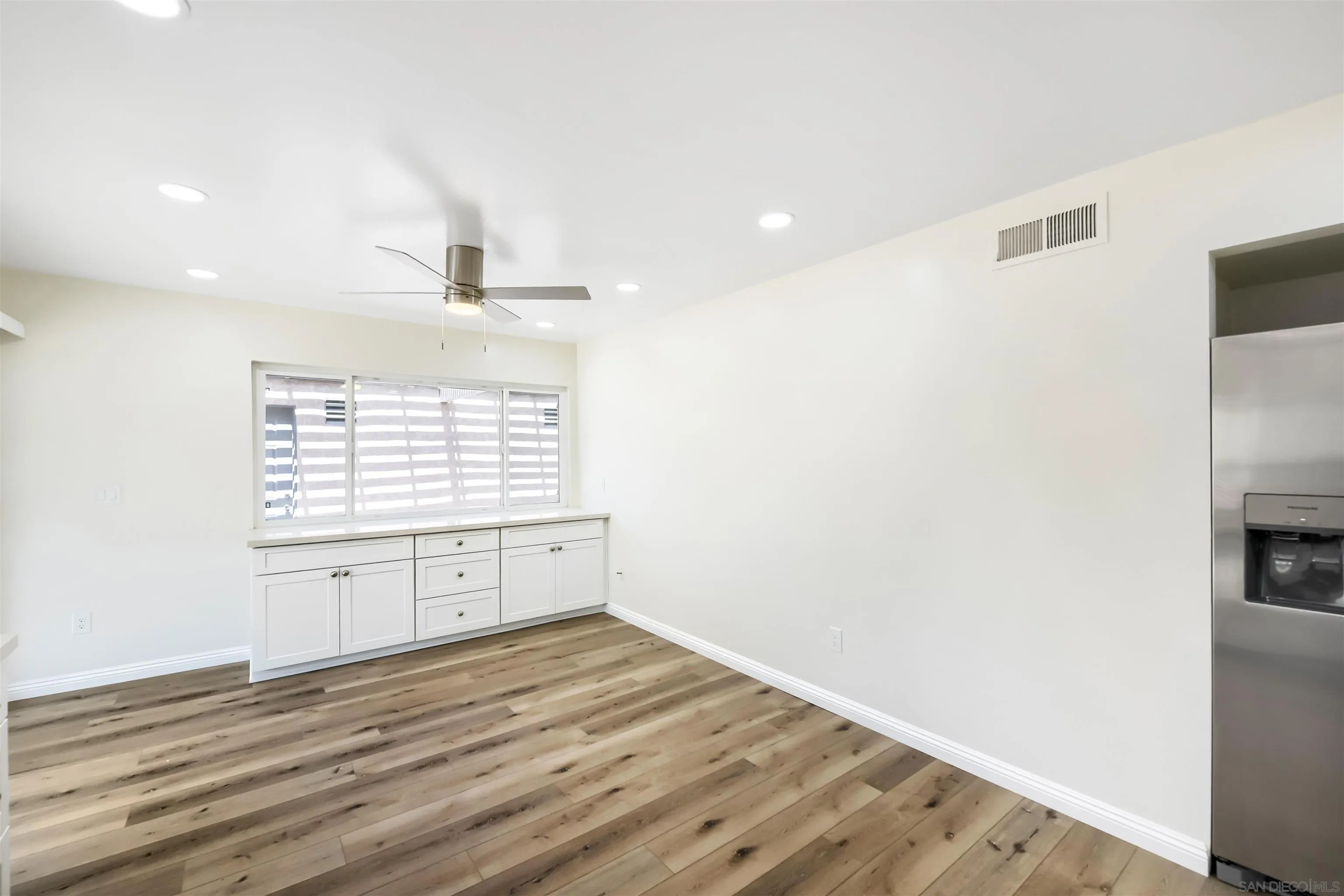 https://cdn.realtyfeed.com/cdn/127/260019257/7f451ca6bc9fe4d9265d14c6b09ca7e5.webp