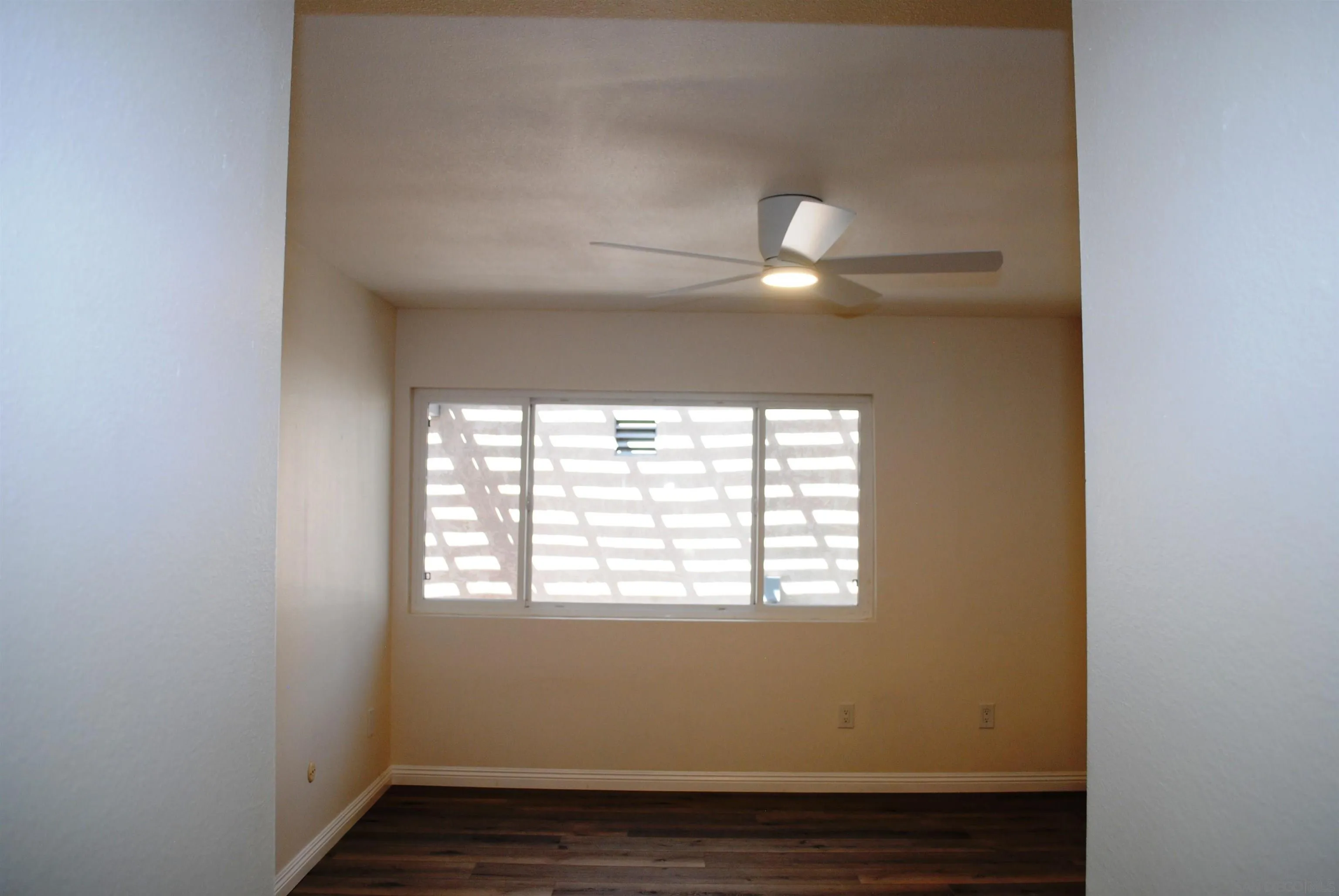 https://cdn.realtyfeed.com/cdn/127/260019257/c05b7d88c1fa7fbb2b86698b049eb8f8.webp