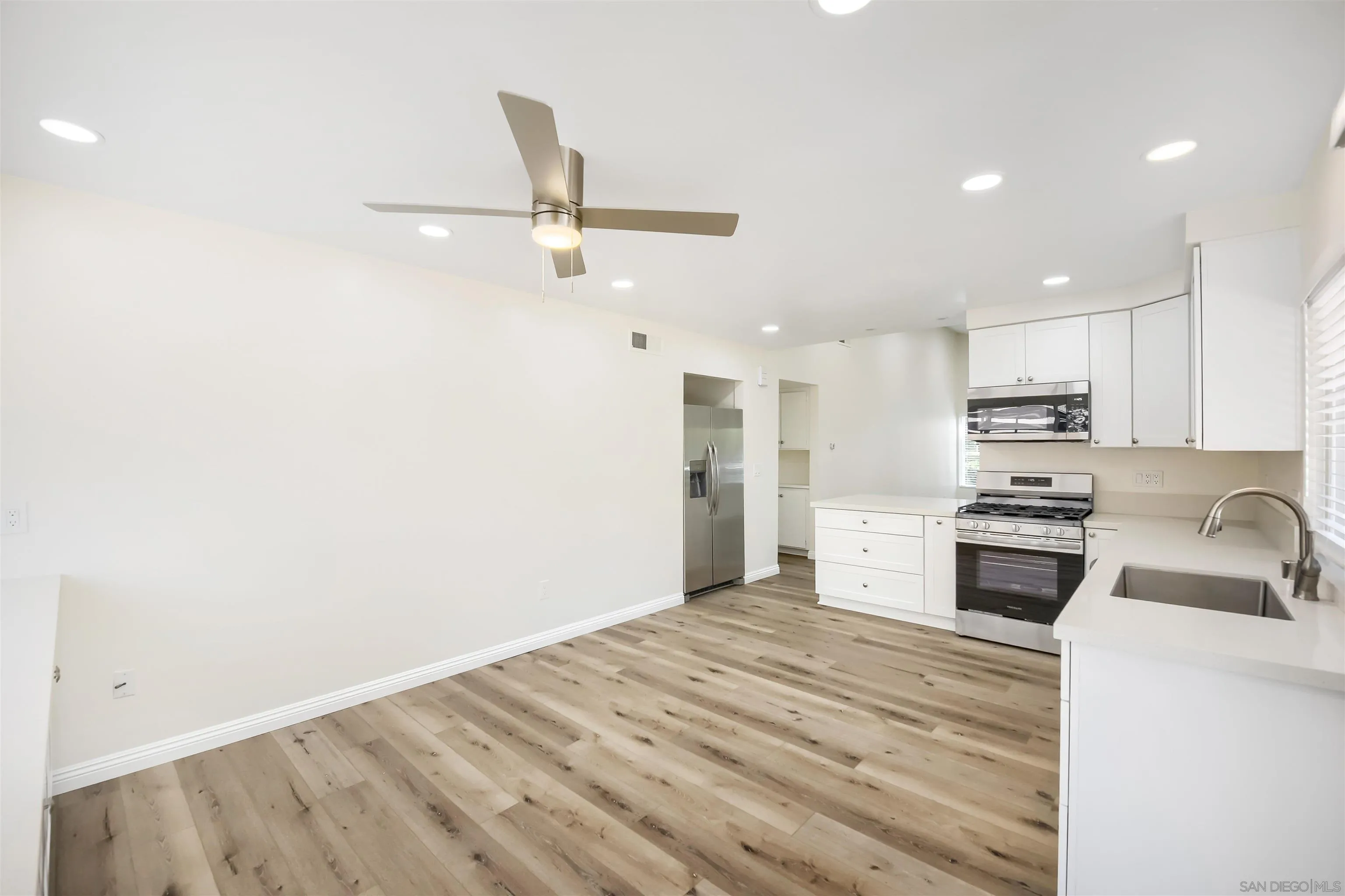 https://cdn.realtyfeed.com/cdn/127/260019257/f6617c6fa7a93c684ceff281b85d7e90.webp