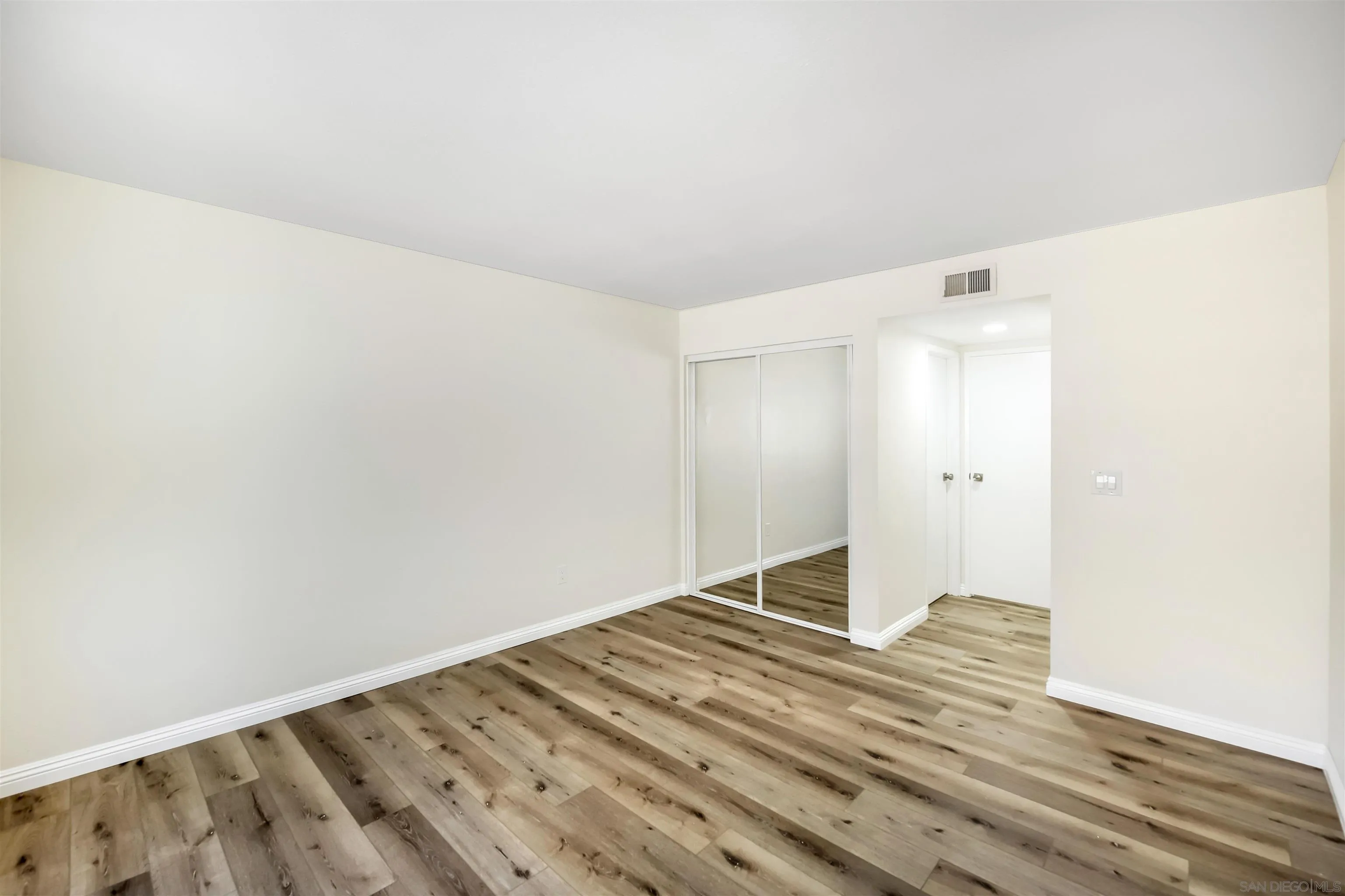 https://cdn.realtyfeed.com/cdn/127/260019257/fa4921aca65a18c377048f7538c5fce9.webp