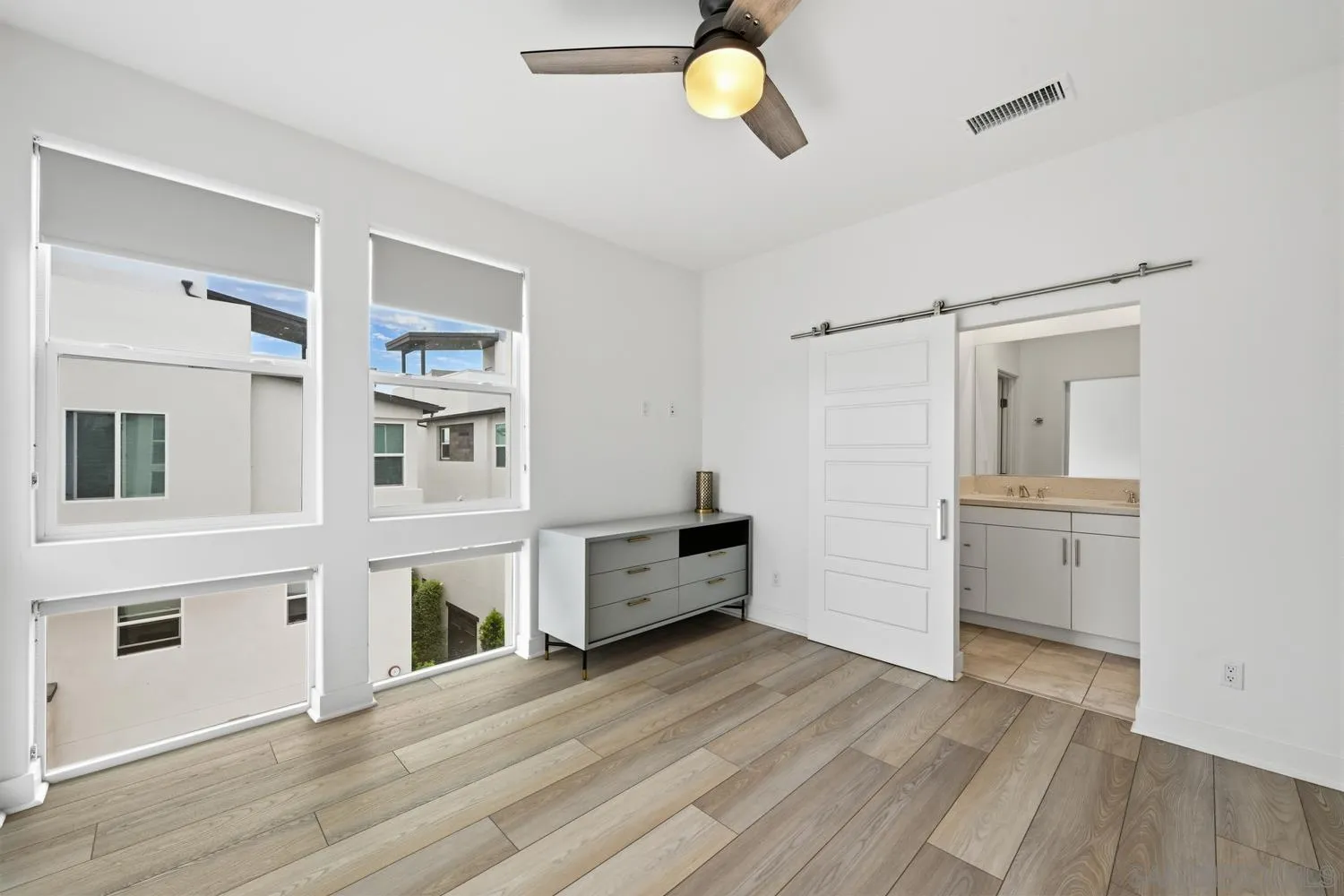 https://cdn.realtyfeed.com/cdn/127/260019258/4753e2cfcf0f786261eca00e189f9db5.webp