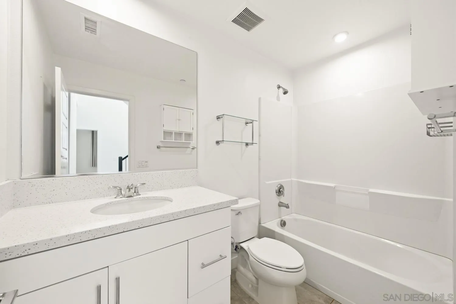 Photo #17: 260019258 Listing: Photo #17