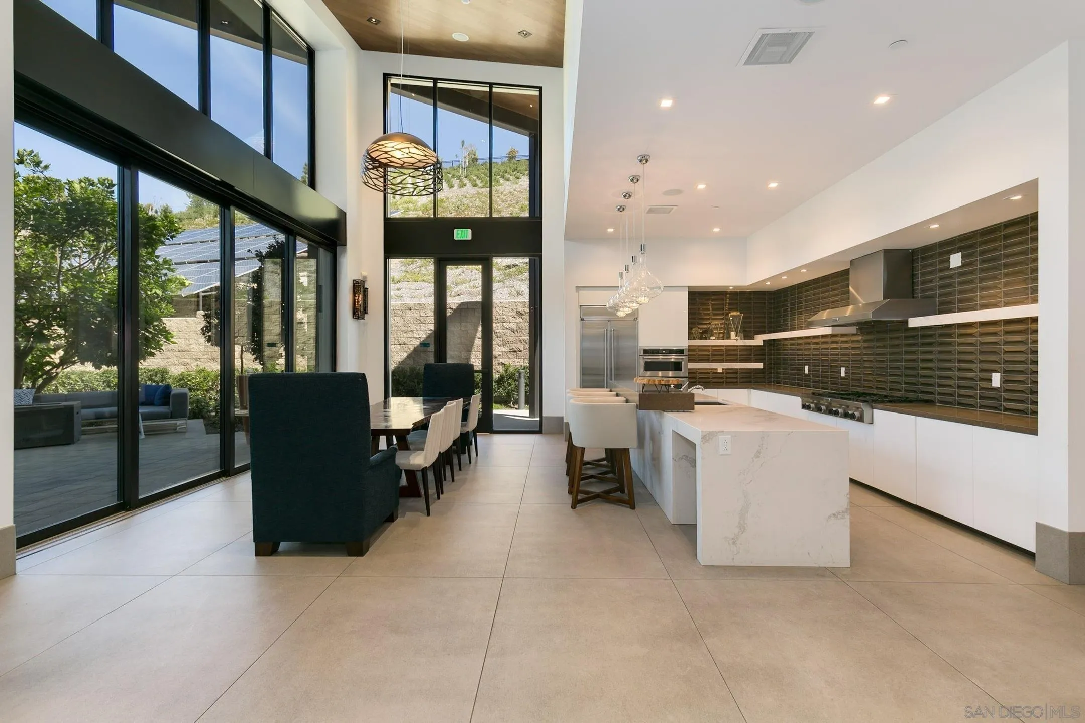https://cdn.realtyfeed.com/cdn/127/260019258/549d158b3ade4df811c54ea1032dcbad.webp