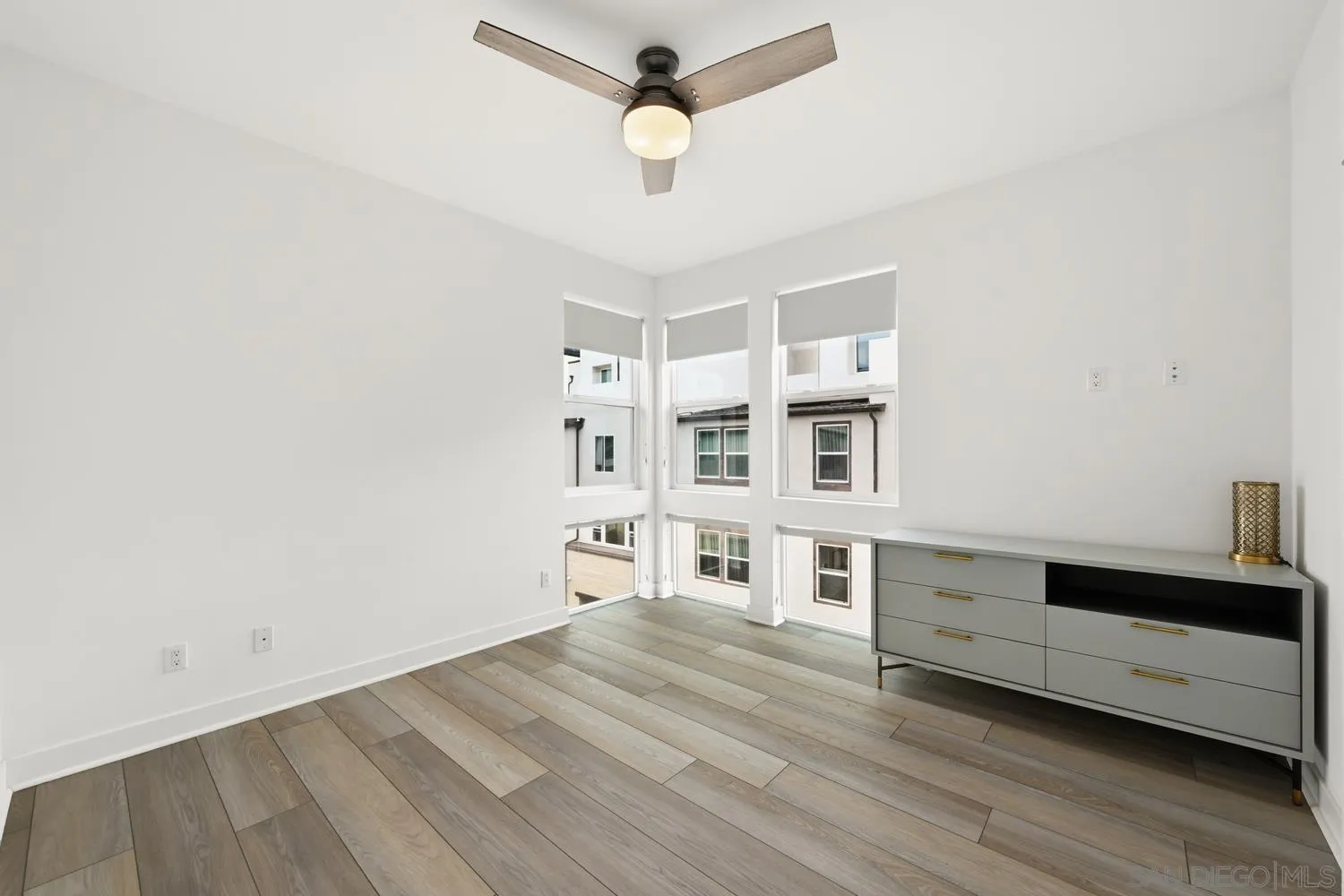 https://cdn.realtyfeed.com/cdn/127/260019258/e6bcb6e4f96c3dd6a742ad746635ae4f.webp