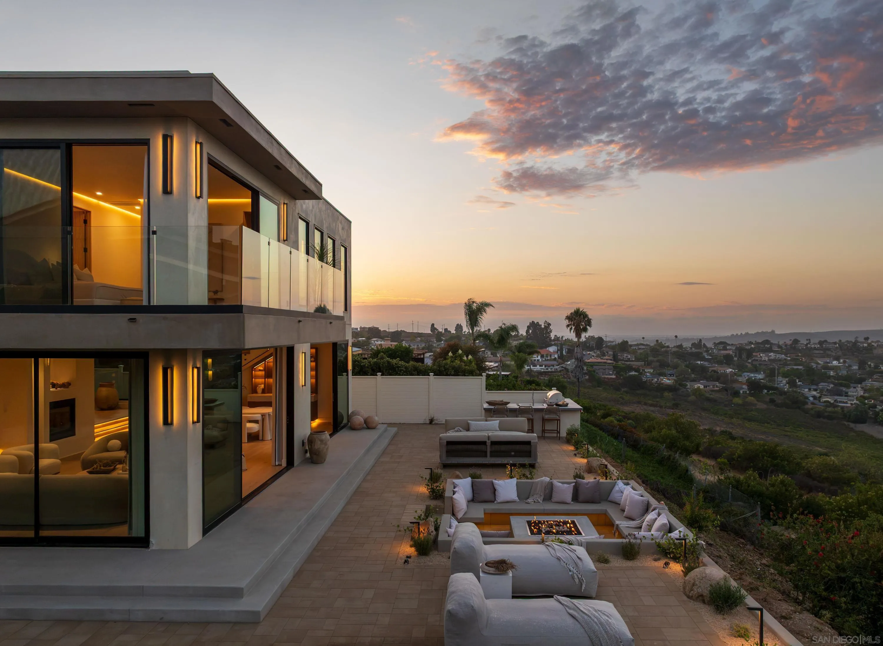 https://cdn.realtyfeed.com/cdn/127/260019259/720f29c77b5b9967d850f028bbd1bcb6.webp