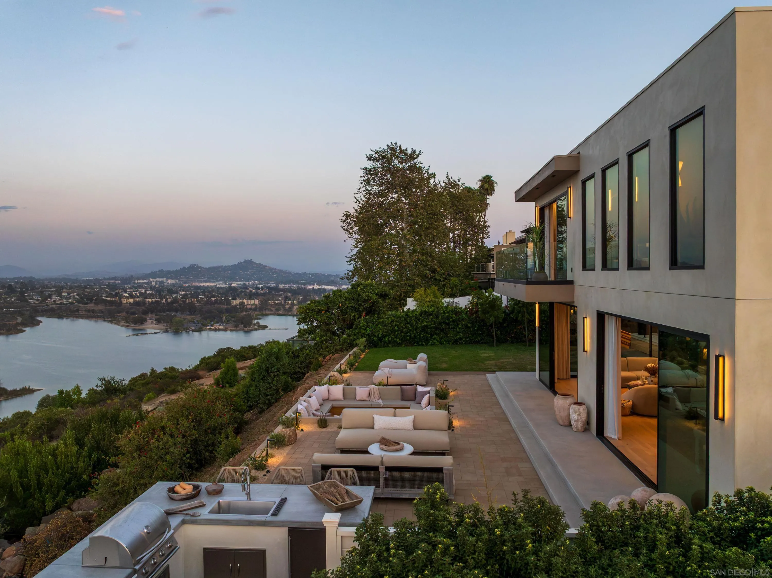 https://cdn.realtyfeed.com/cdn/127/260019259/8ce6f9f302db7c3a356e65bc6f0d8d7a.webp