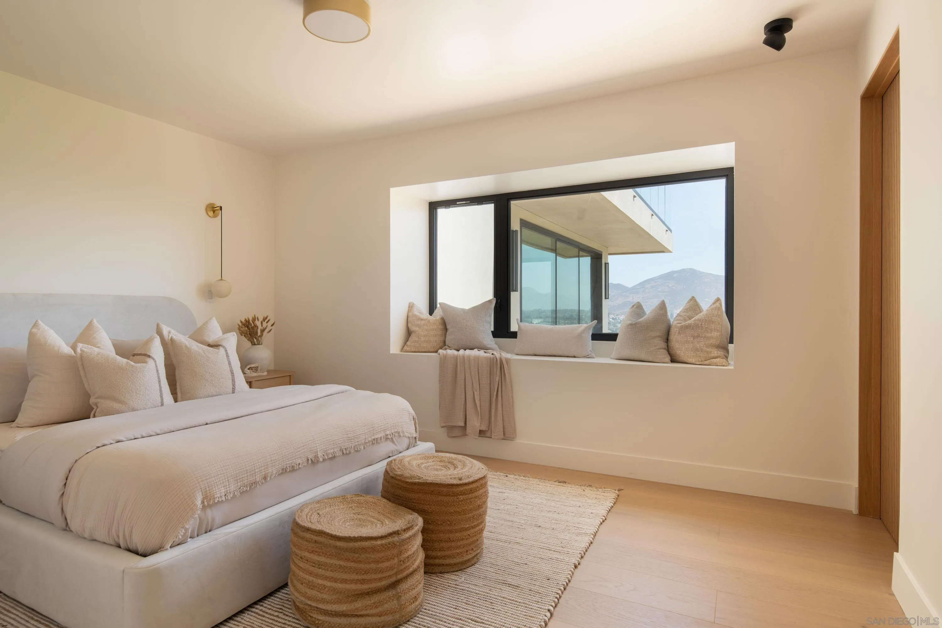 https://cdn.realtyfeed.com/cdn/127/260019259/f7d7187b570f7d16c39207e41c9caa85.webp