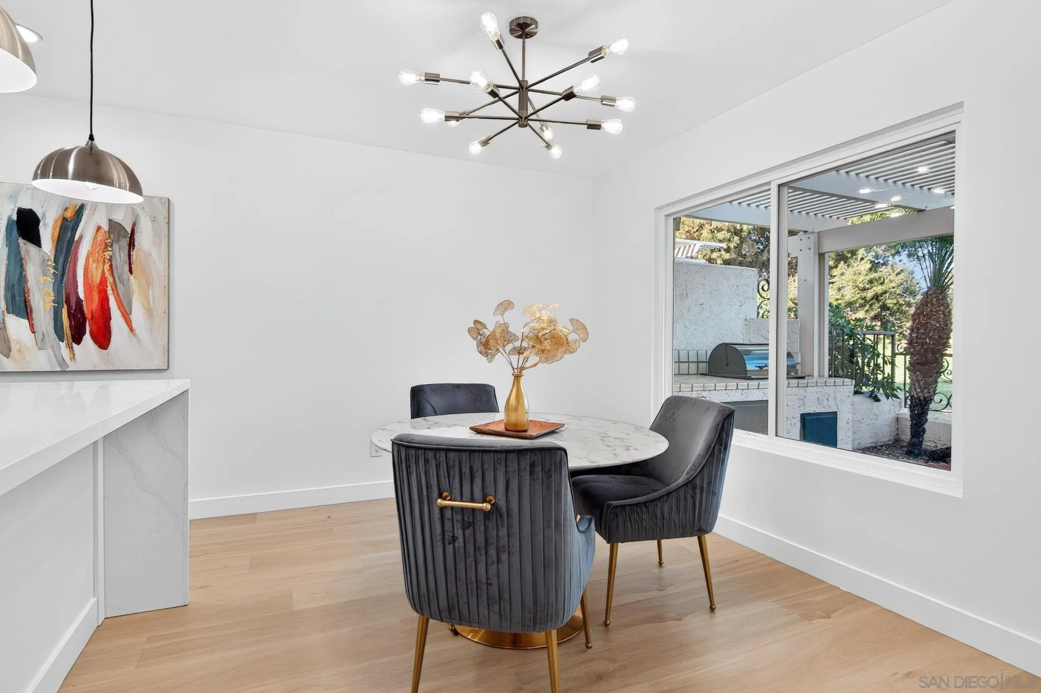 https://cdn.realtyfeed.com/cdn/127/260019260/35f7cf586cad76c8c825e41e2d41a62e.webp