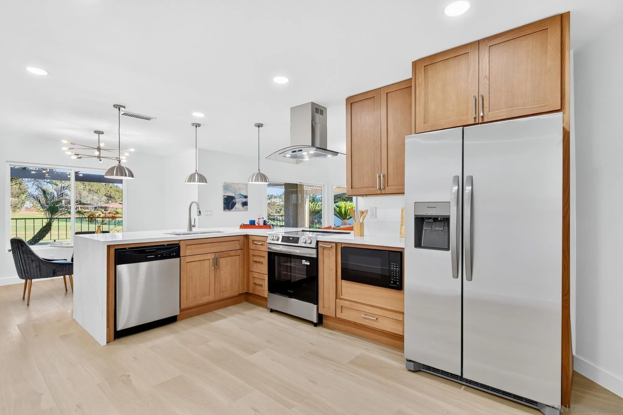 https://cdn.realtyfeed.com/cdn/127/260019260/79abb37a3073d9263e771c2c7e041552.webp
