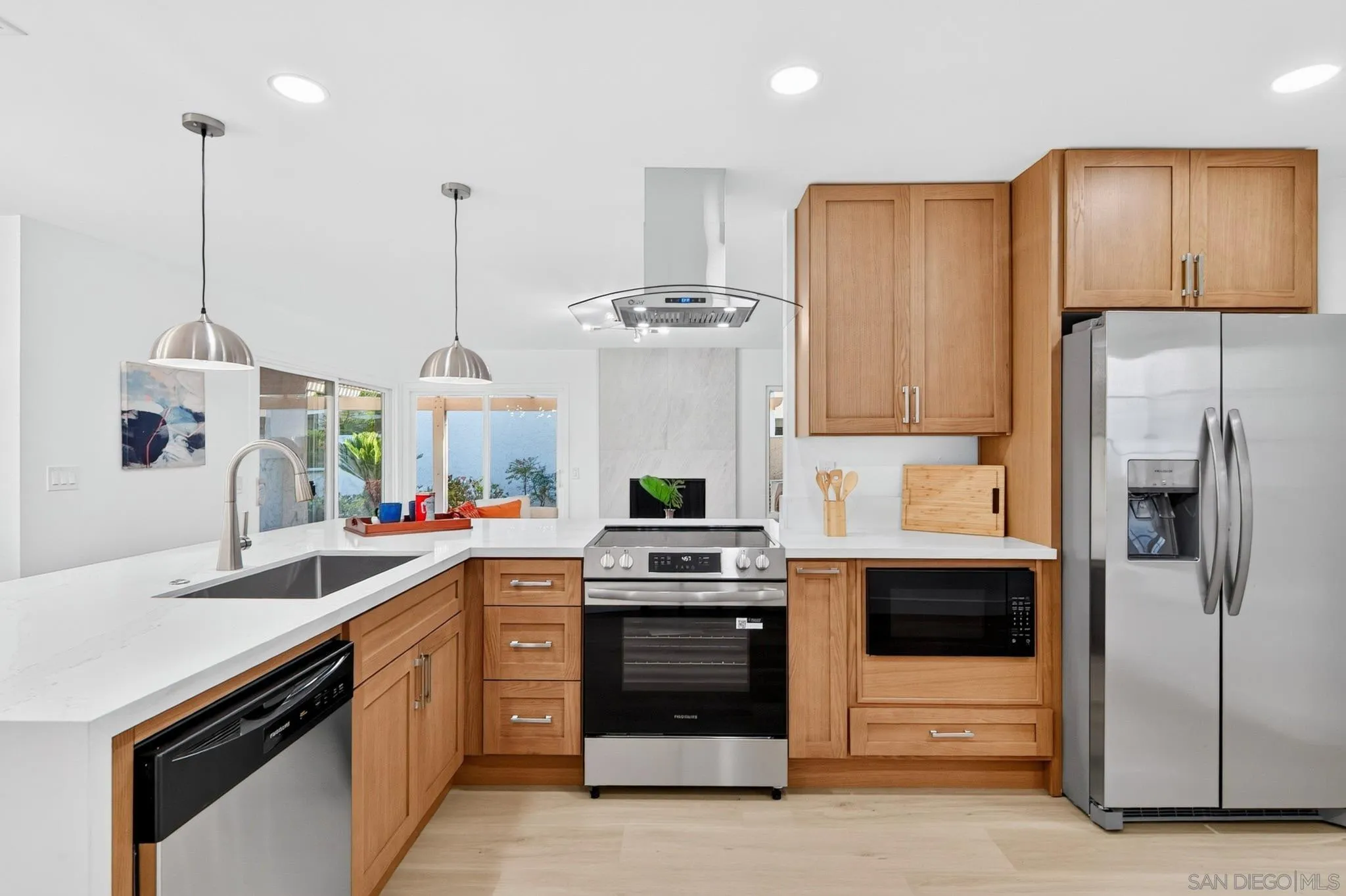 https://cdn.realtyfeed.com/cdn/127/260019260/92d7600ff1cd494ef83ff886202503a4.webp