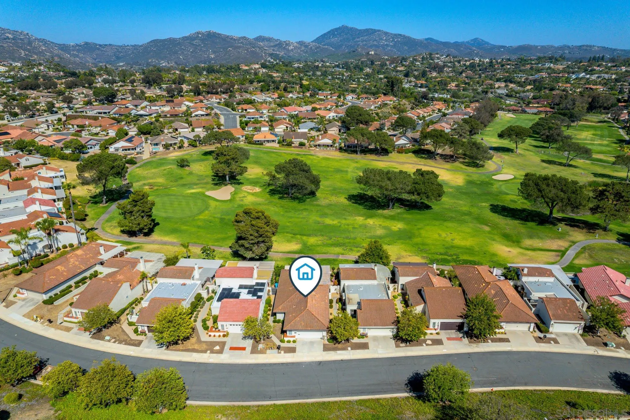 https://cdn.realtyfeed.com/cdn/127/260019260/9e11102f8ea061d514478c61d77e2ae9.webp