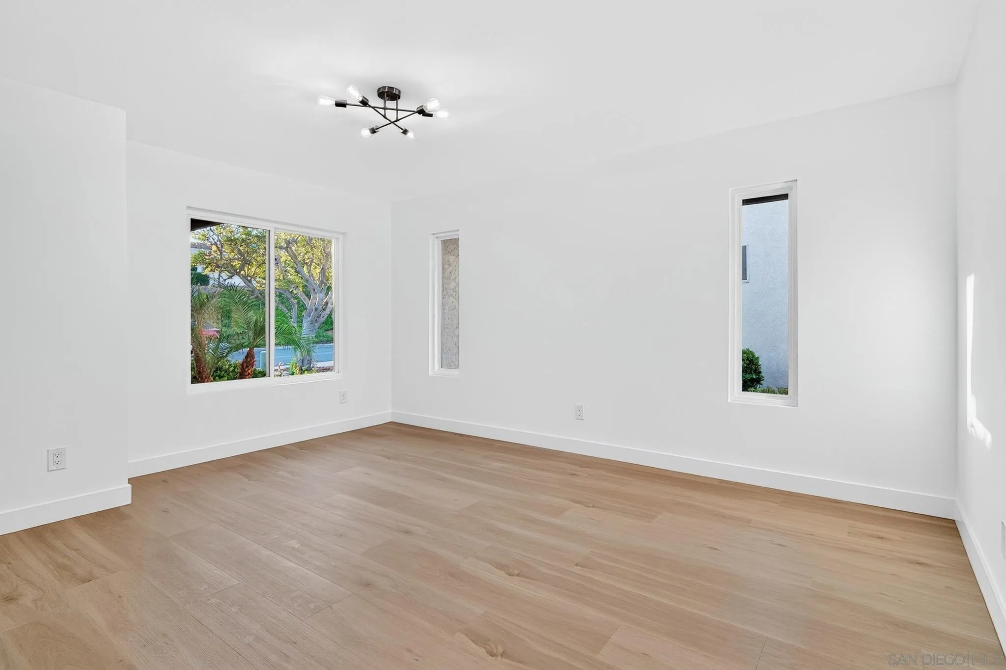 https://cdn.realtyfeed.com/cdn/127/260019260/dcd2b26b61026020fa74a84de7d0a817.webp