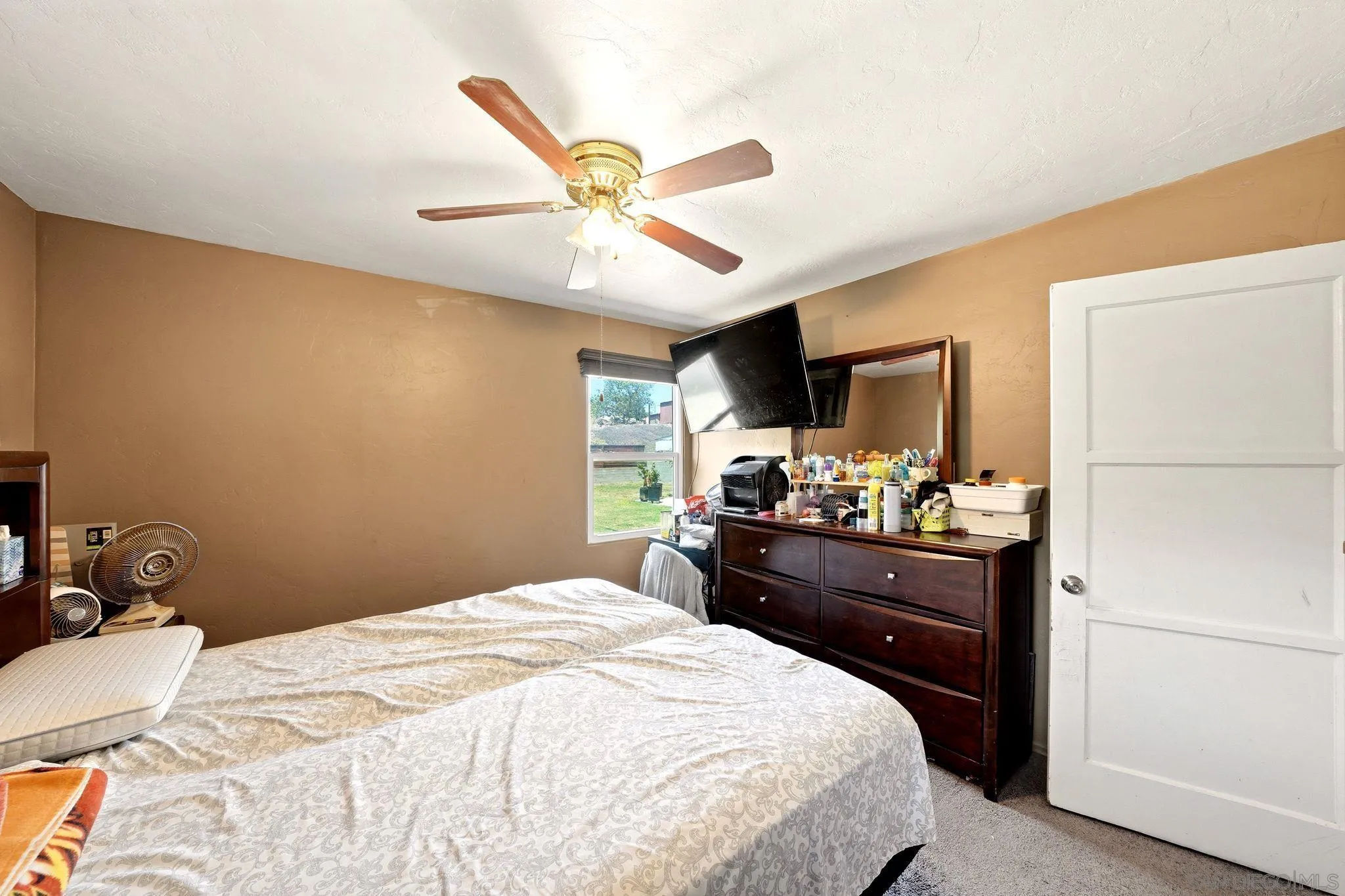 https://cdn.realtyfeed.com/cdn/127/260019262/50f04a9d63ddf14a1cc9958538916b0f.webp
