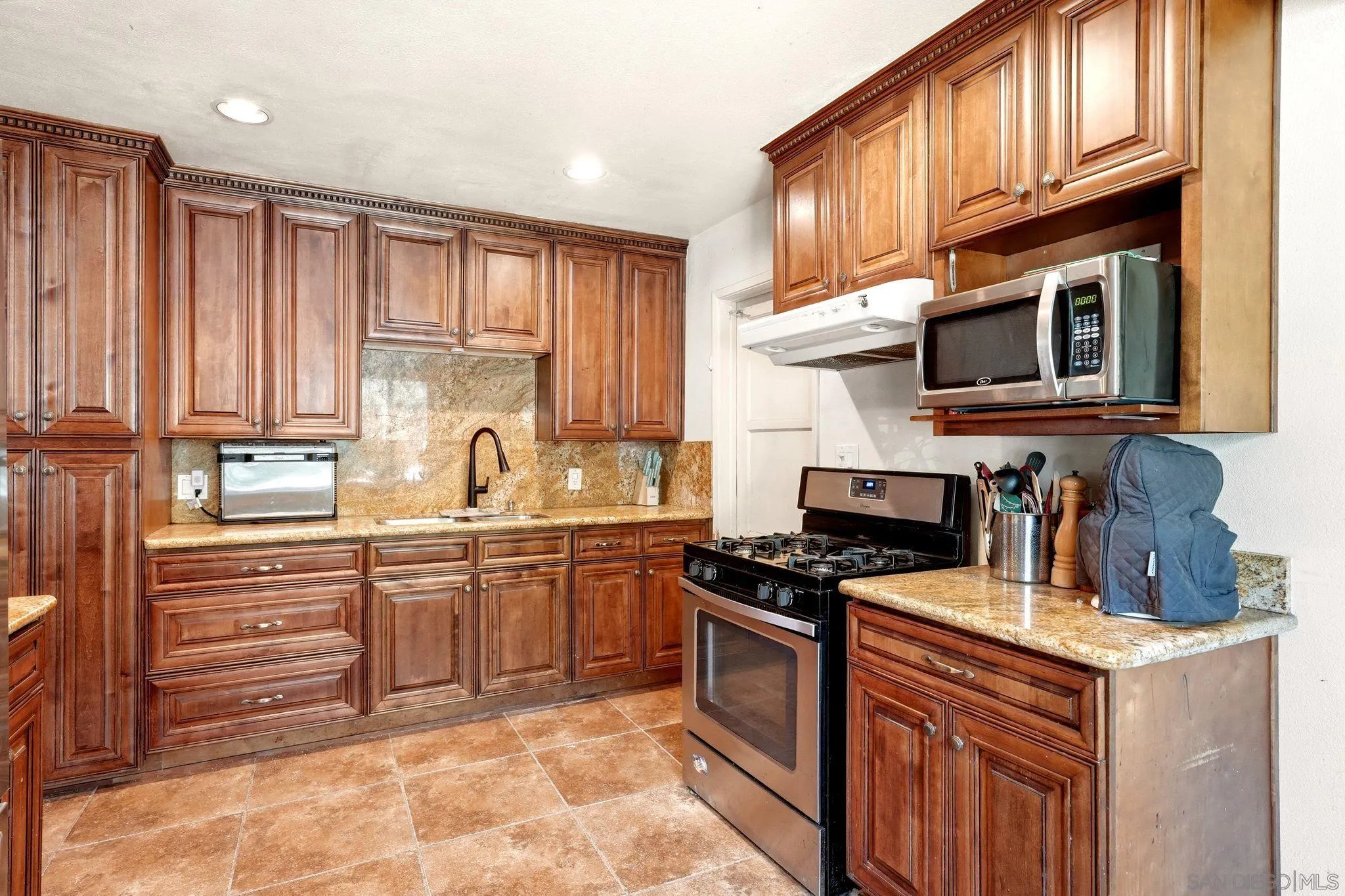 https://cdn.realtyfeed.com/cdn/127/260019262/b176fe45c790b6bcf4137f6f0ea9d22d.webp