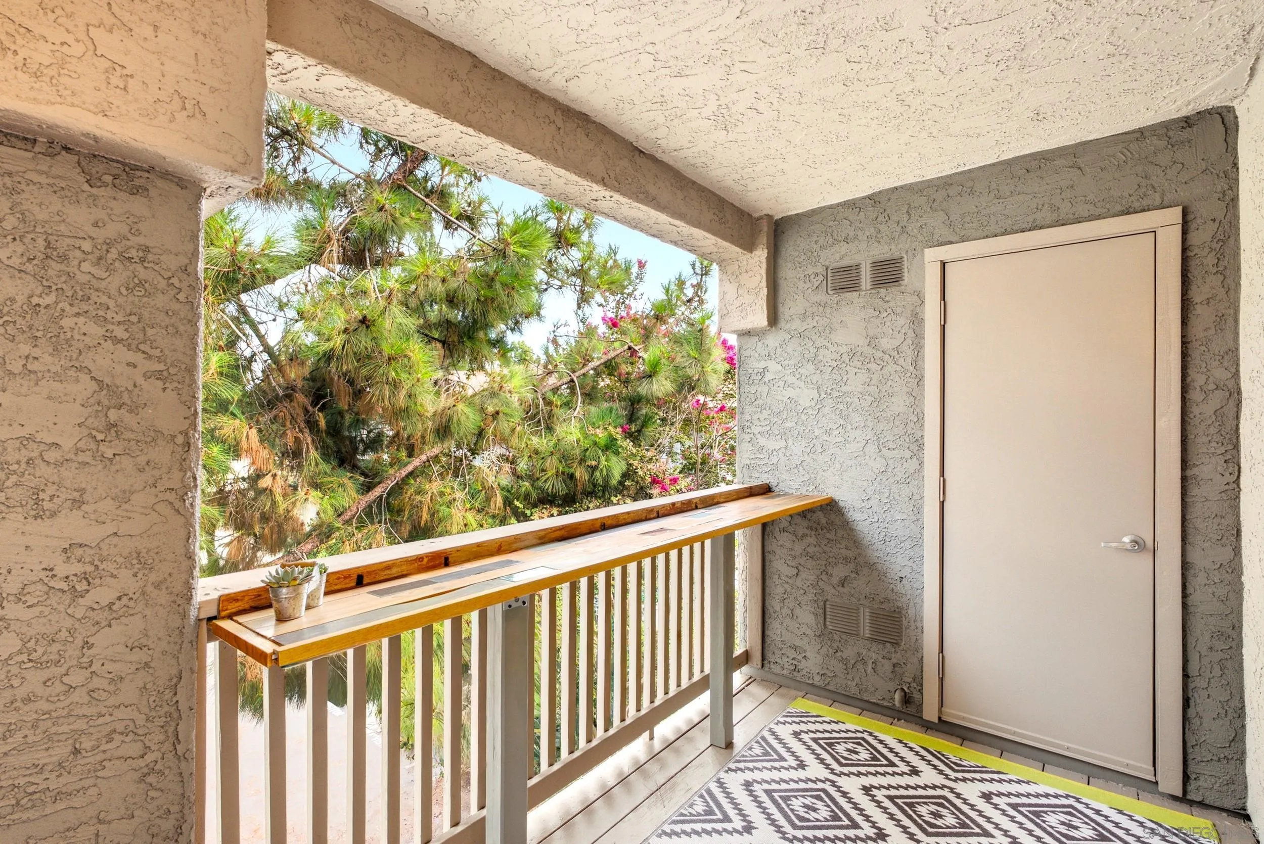 Photo #8: 260019263 Listing: Photo #8