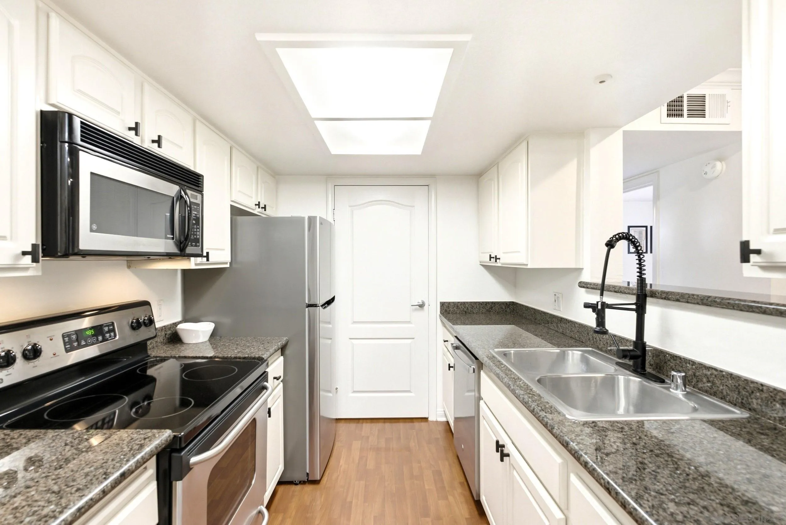 Photo #13: 260019263 Listing: Photo #13