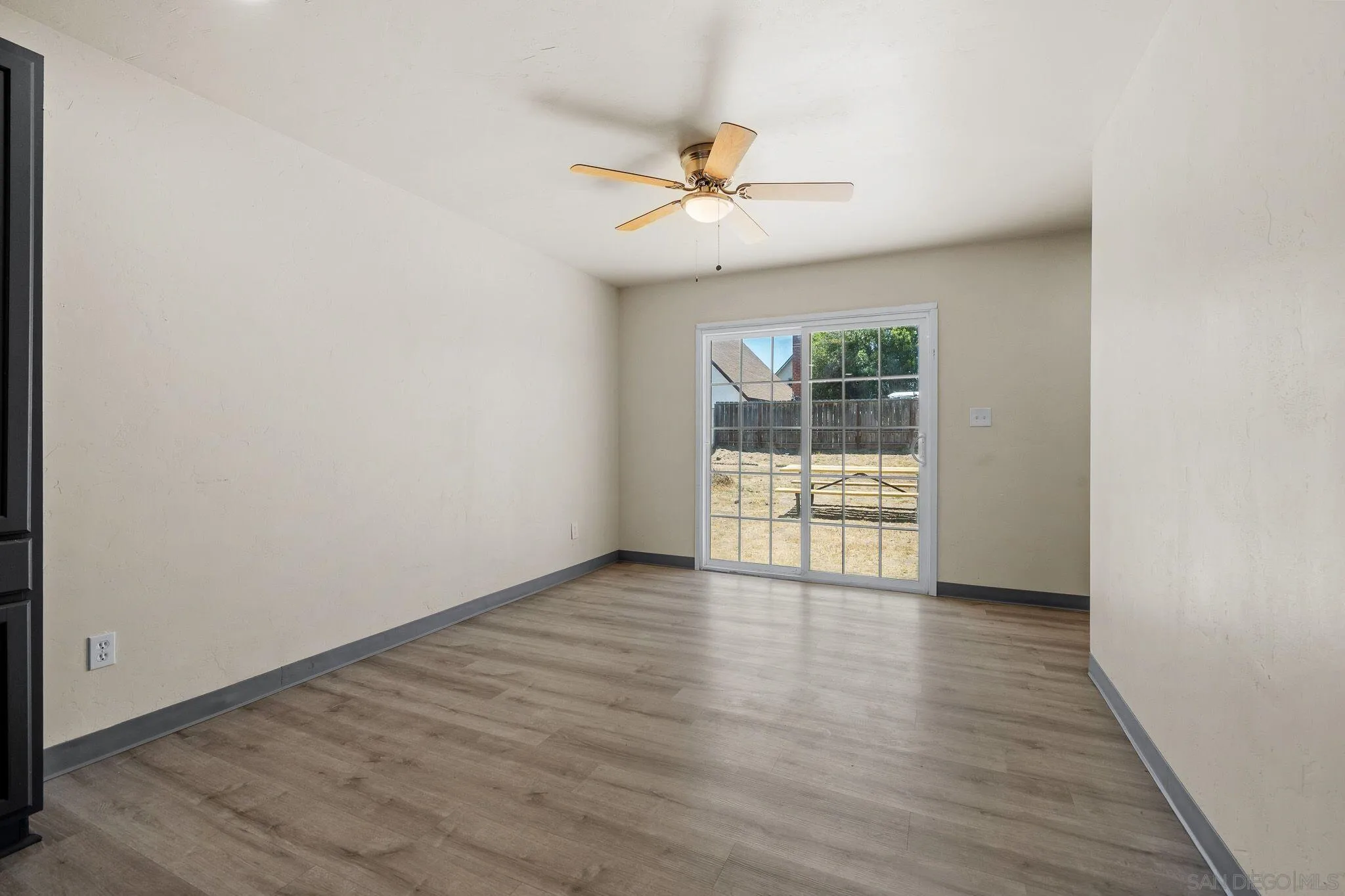 https://cdn.realtyfeed.com/cdn/127/260019269/0734cb559814797f3335bc444cfbdf9b.webp