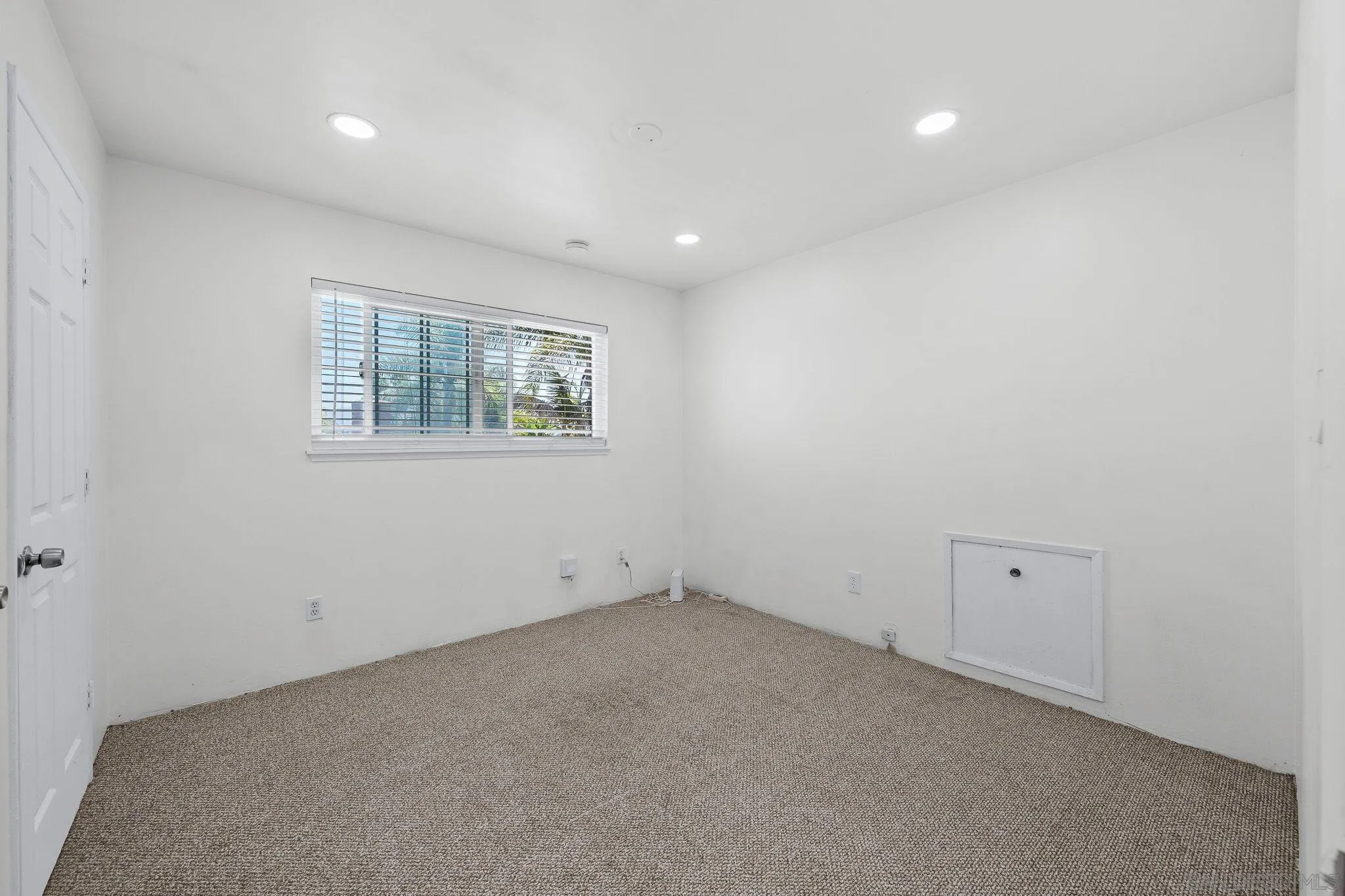 https://cdn.realtyfeed.com/cdn/127/260019269/8e69baf9c43a6bcddd1e6f74855cb048.webp