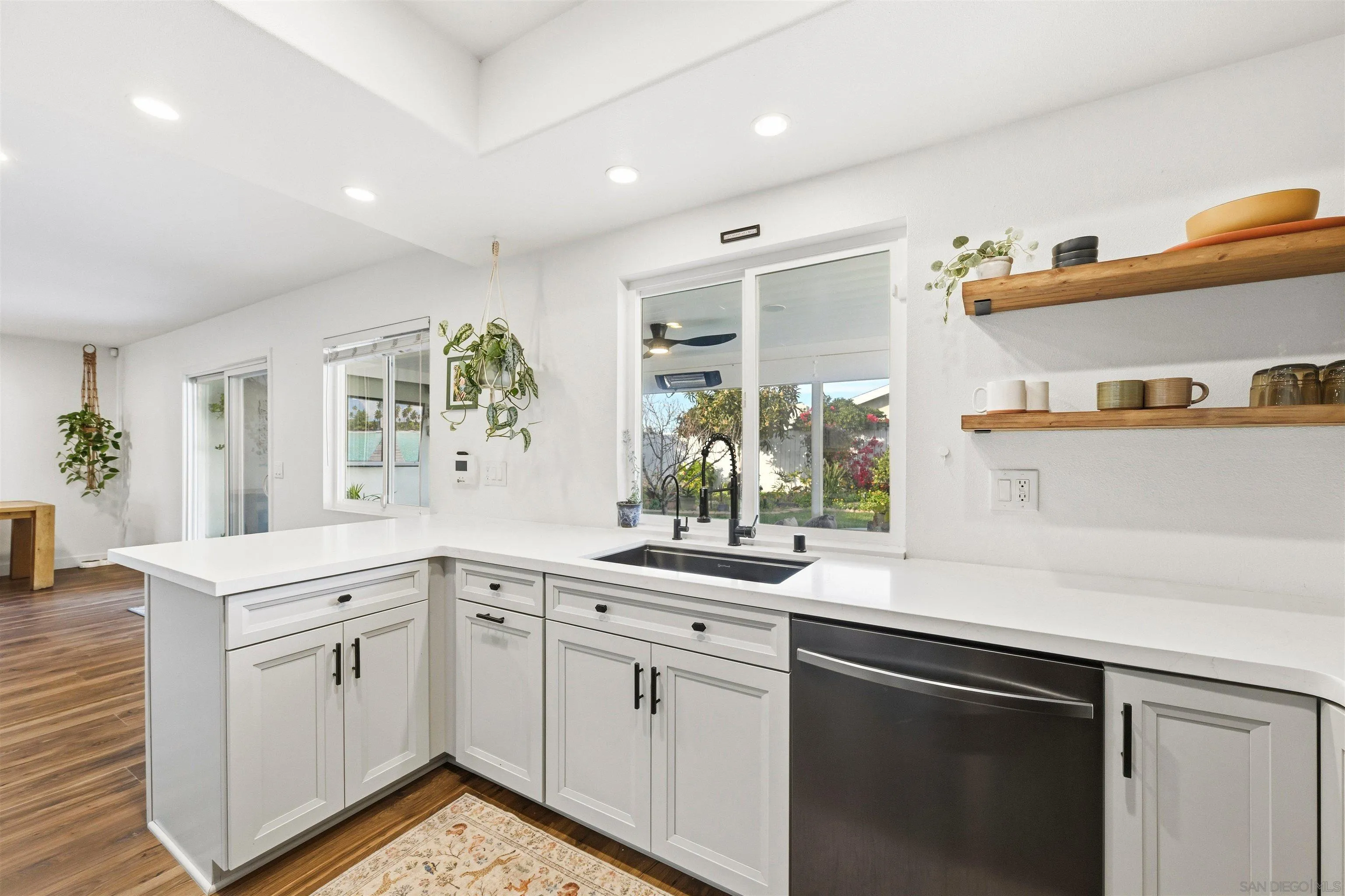 https://cdn.realtyfeed.com/cdn/127/260019270/102dc9ff8ec0e16043ba4cb978b89ef1.webp