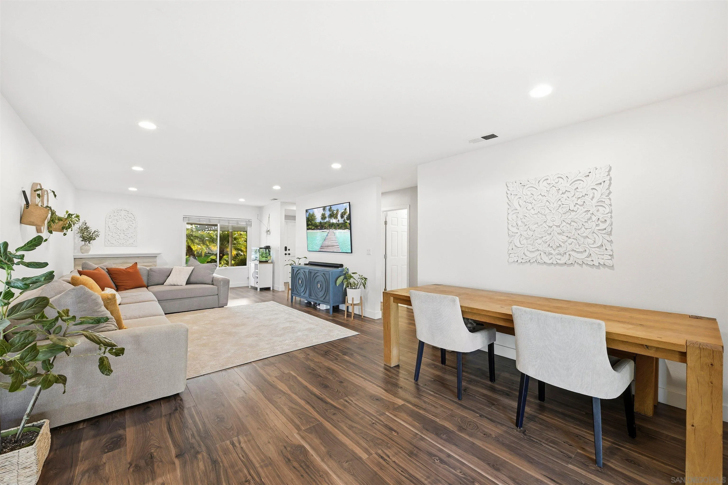 https://cdn.realtyfeed.com/cdn/127/260019270/59be88fa16db0420f0bdd2b89f933dbd.webp